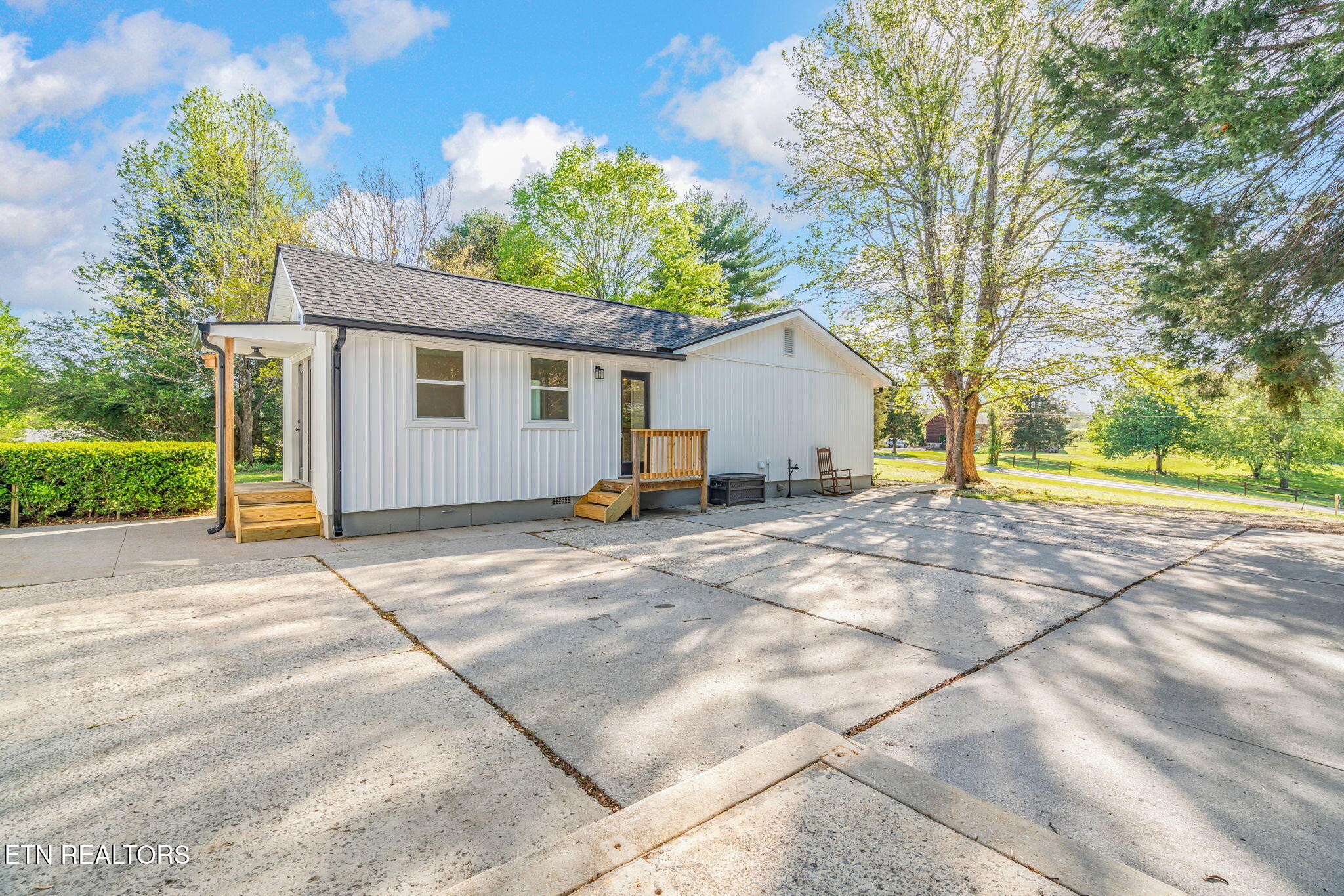 703 Little Dogwood Road Kingston TN 37763