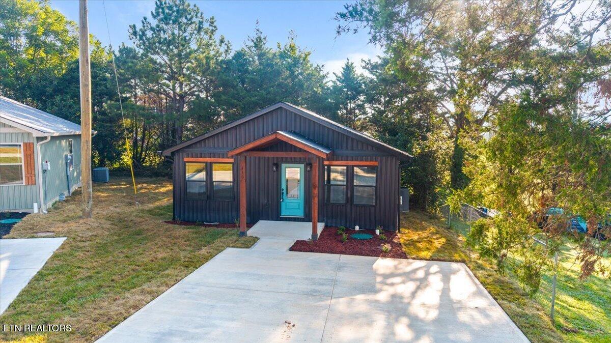 130 Azalea Lane Jacksboro TN 37757