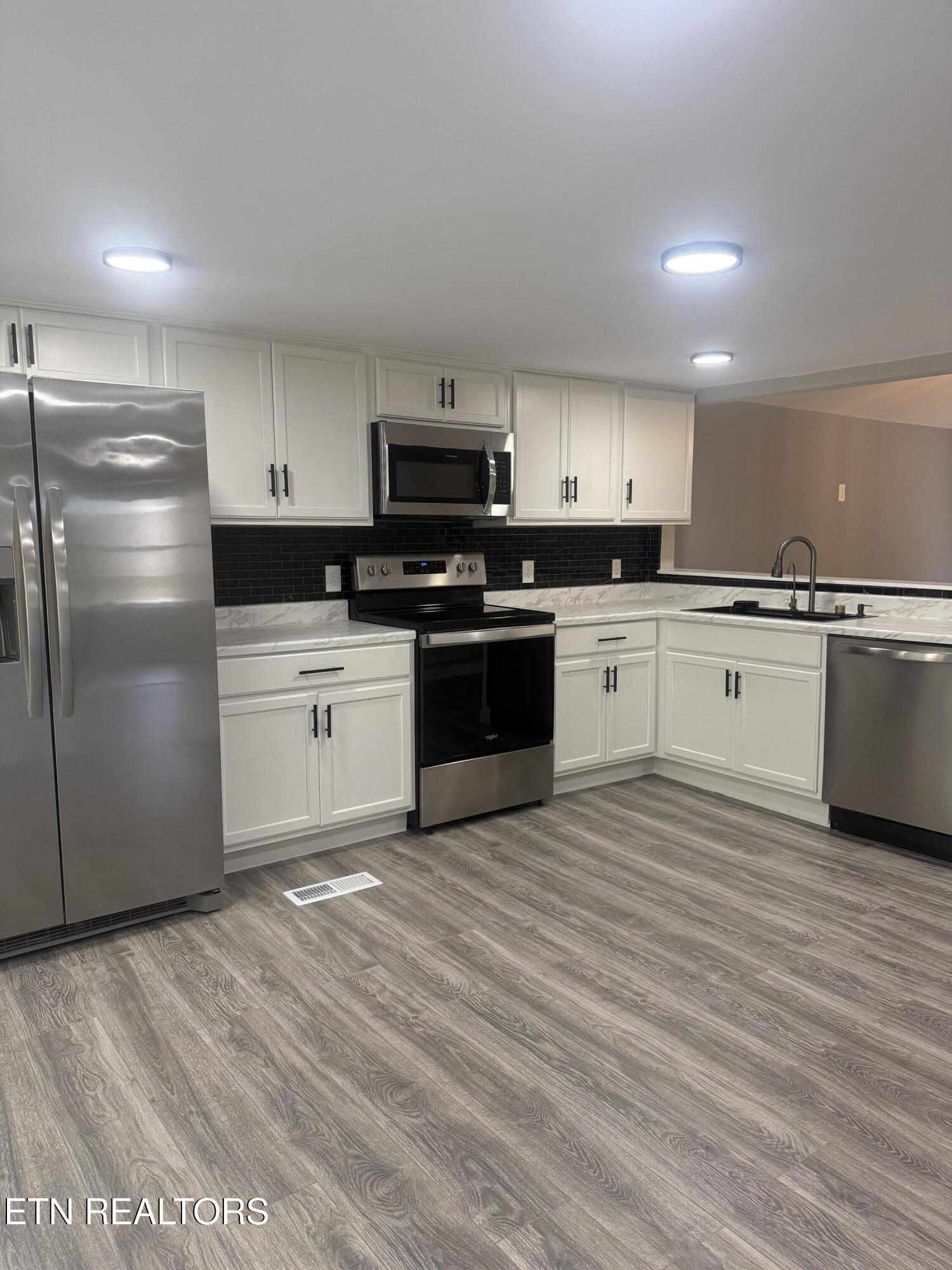 220 Walden Avenue Oliver Springs TN 37840