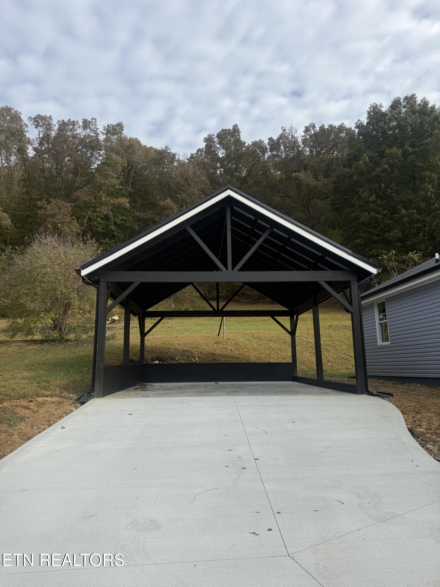 220 Walden Avenue Oliver Springs TN 37840