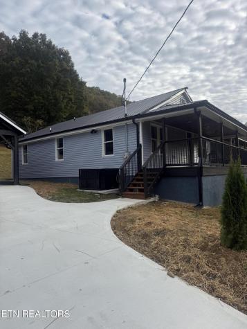 220 Walden Avenue Oliver Springs TN 37840