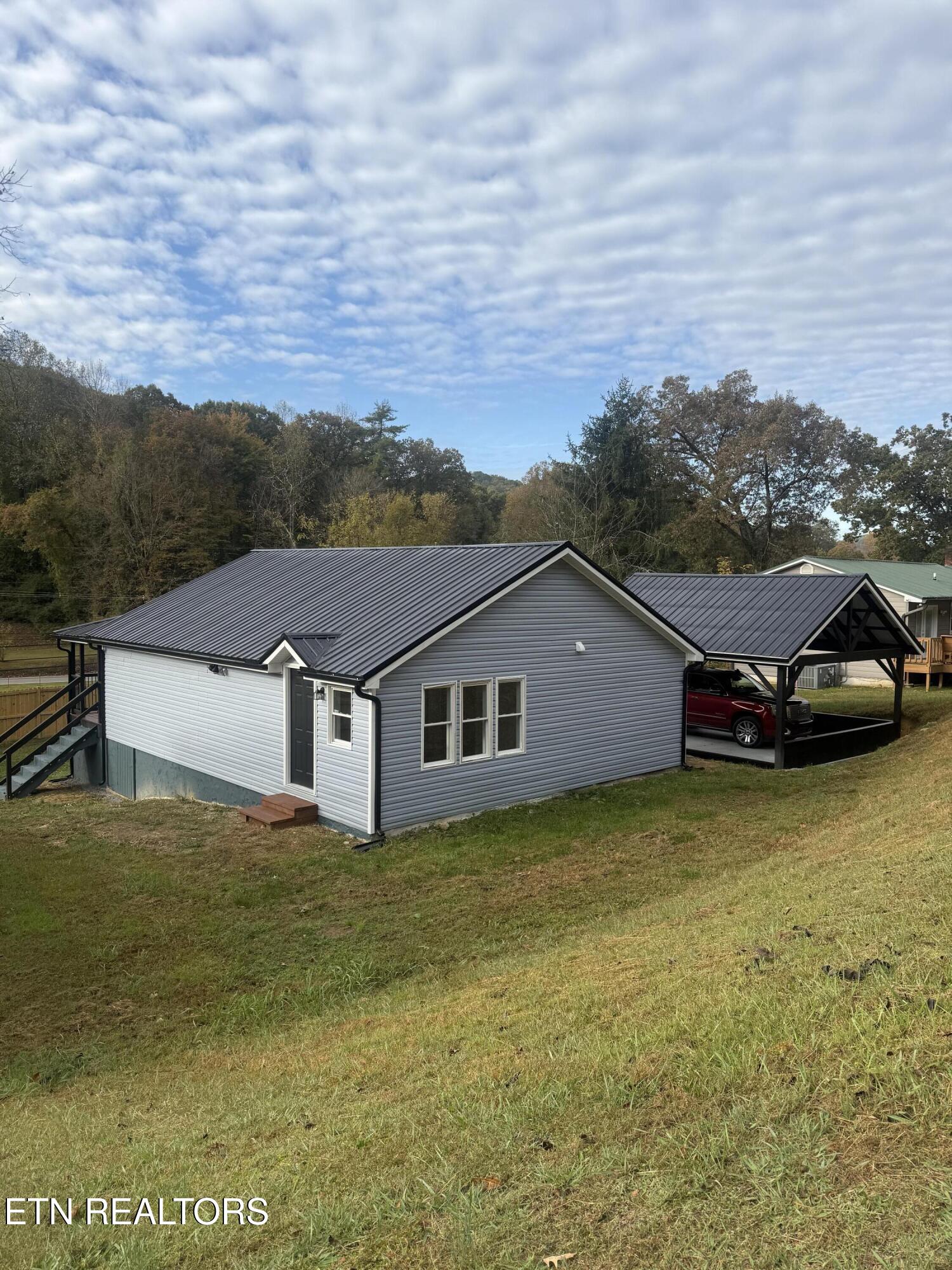 220 Walden Avenue Oliver Springs TN 37840