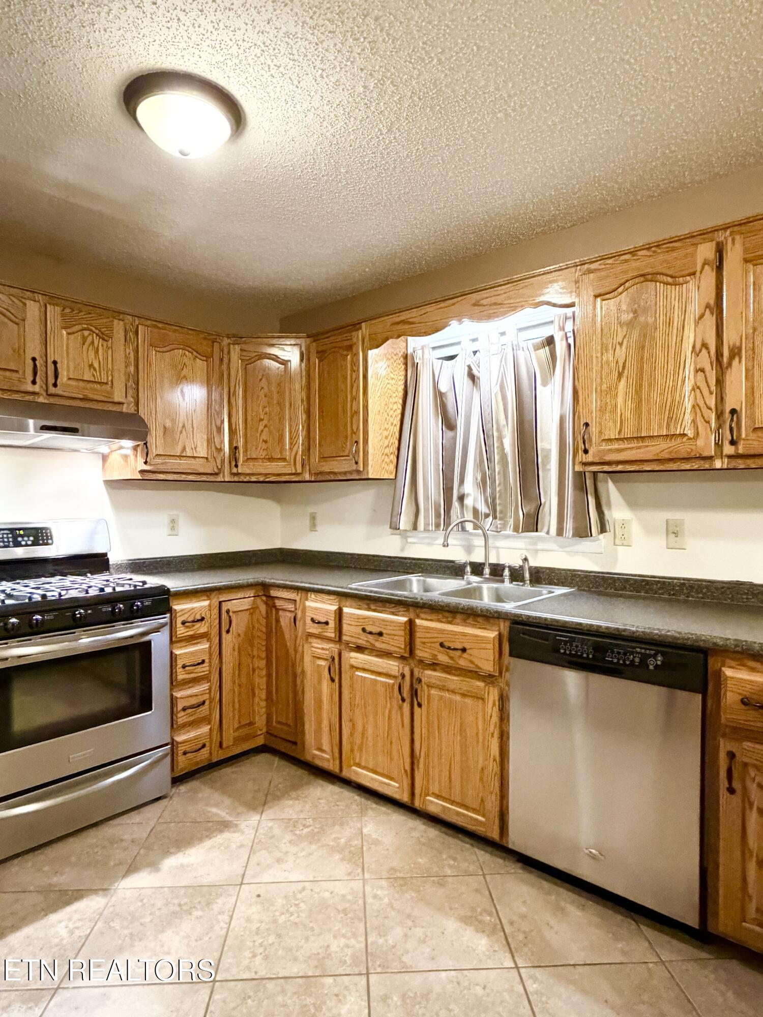 840 Butter And Egg Road Jacksboro TN 37757