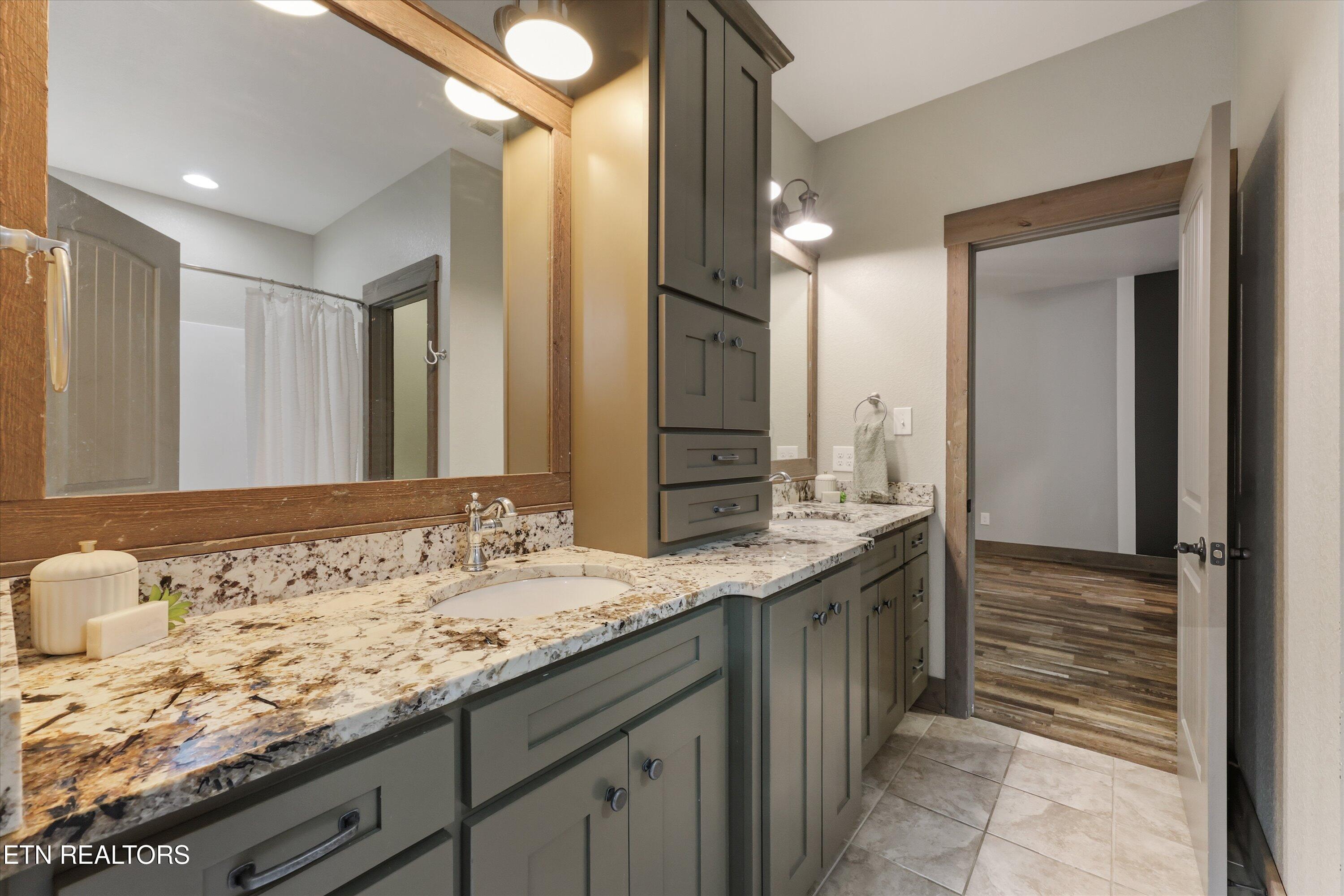 5137 White Wing Road Lenoir City TN 37771