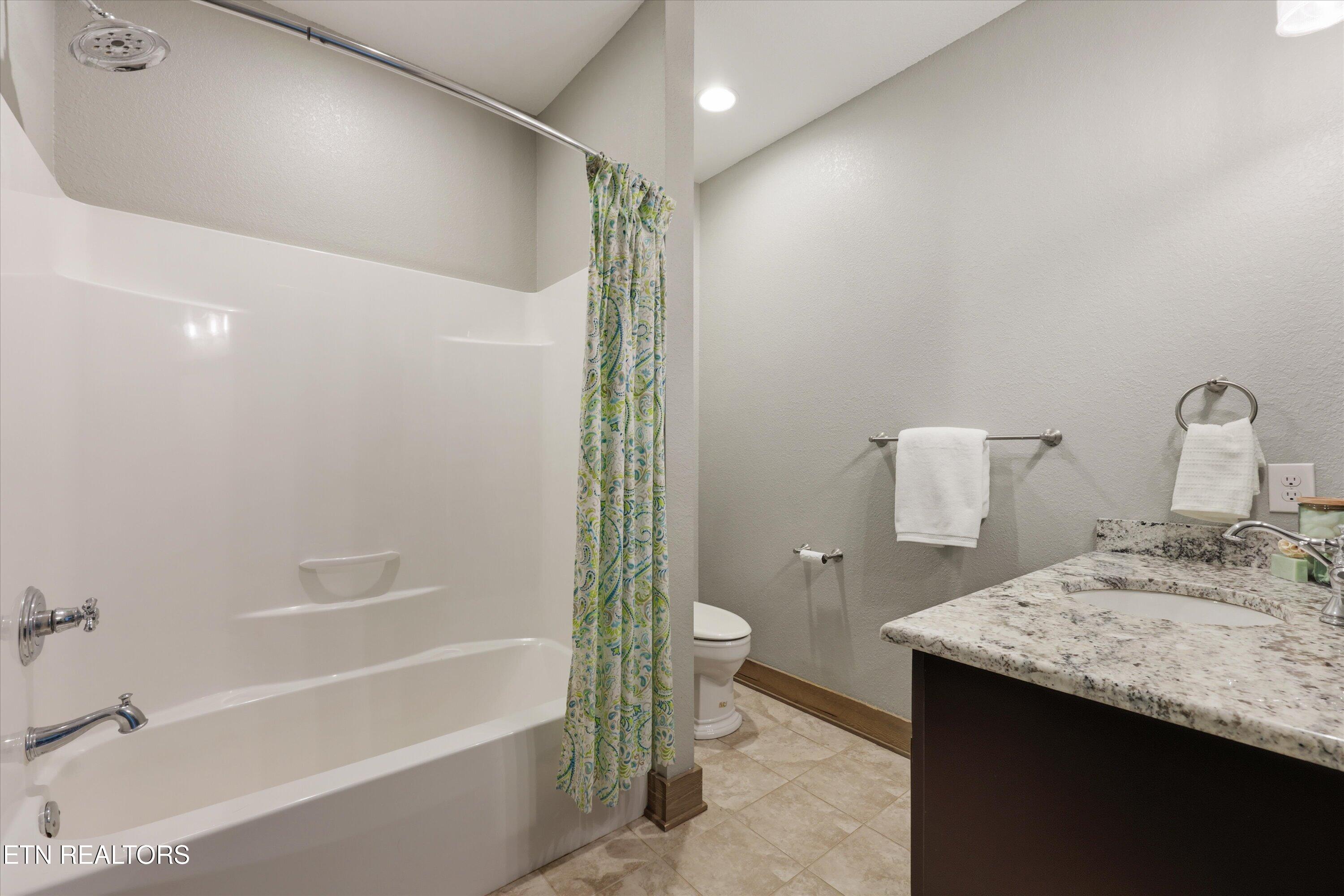 5137 White Wing Road Lenoir City TN 37771