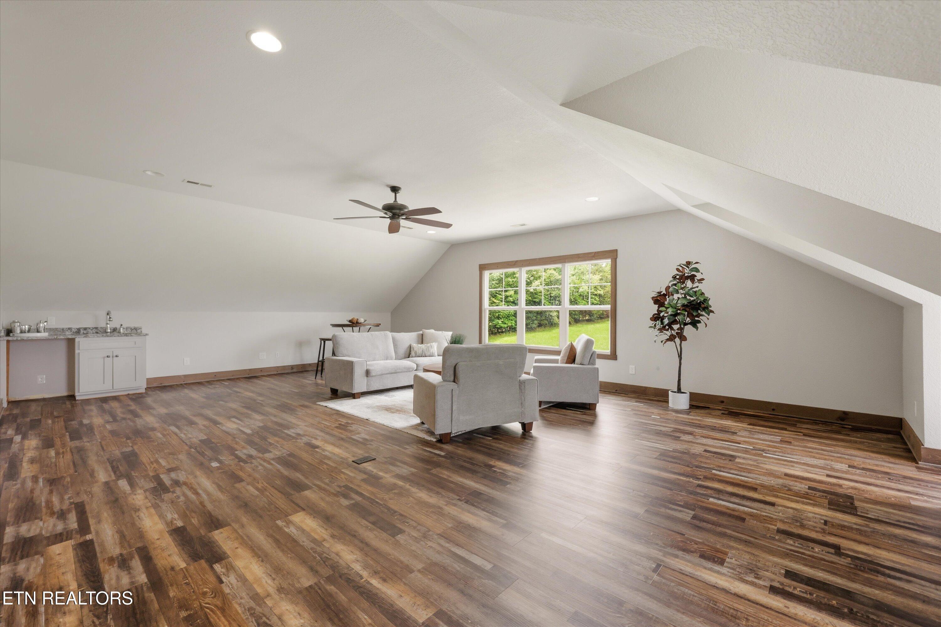5137 White Wing Road Lenoir City TN 37771
