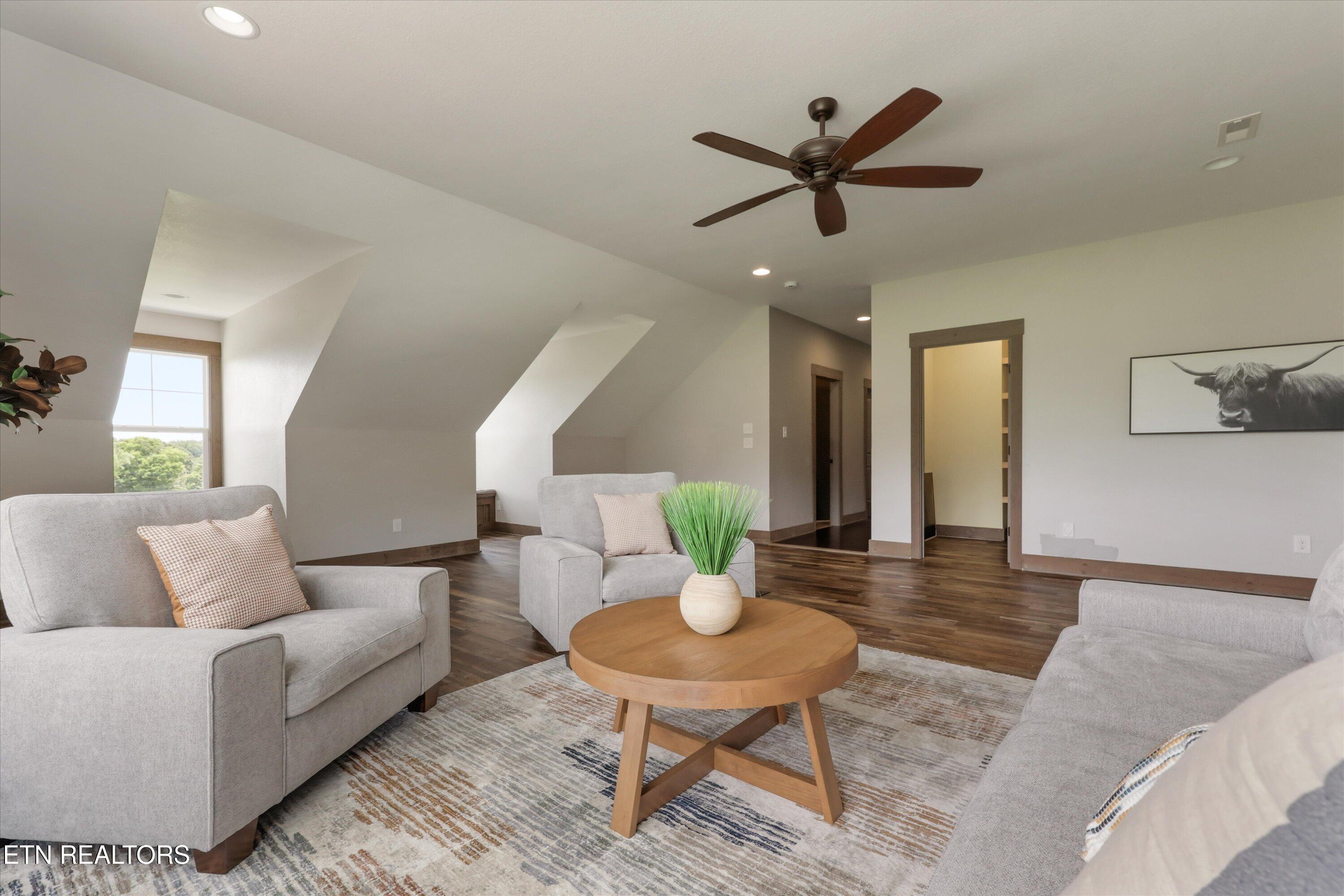5137 White Wing Road Lenoir City TN 37771