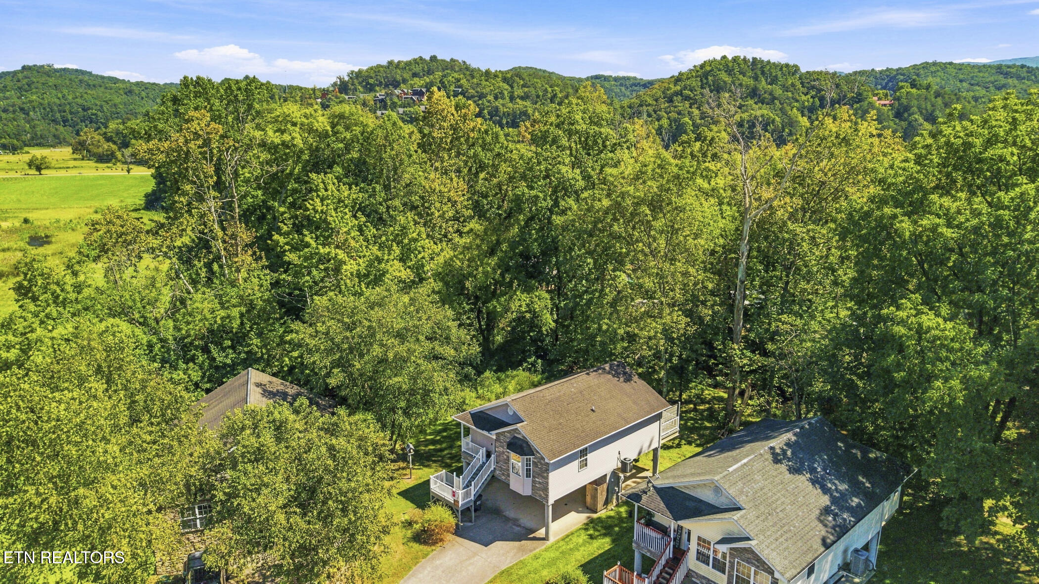 2032 Slippery Rock Circle Pigeon Forge TN 37862