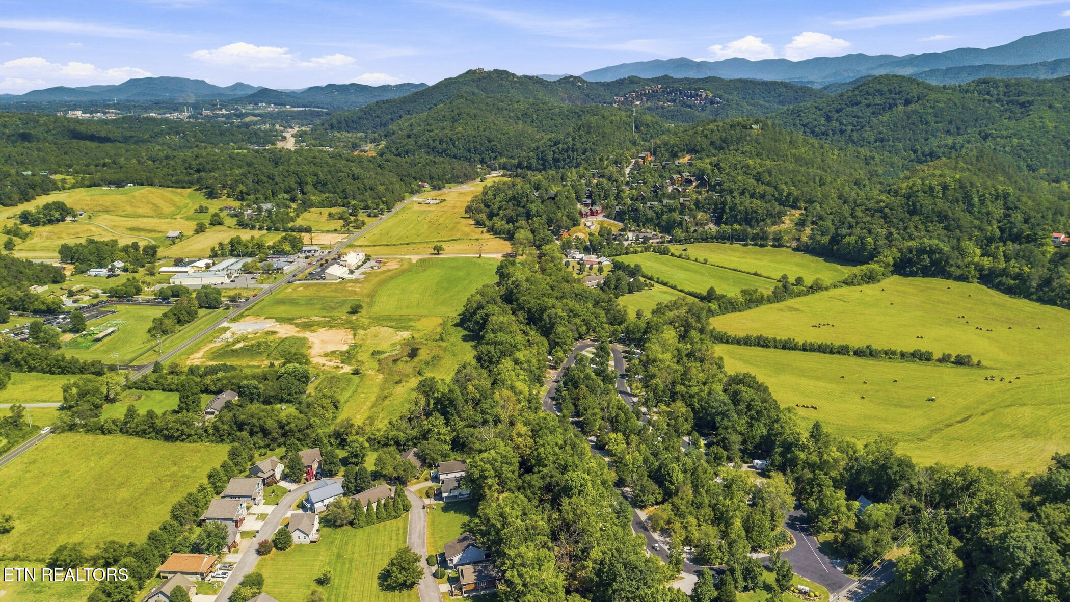 2032 Slippery Rock Circle Pigeon Forge TN 37862