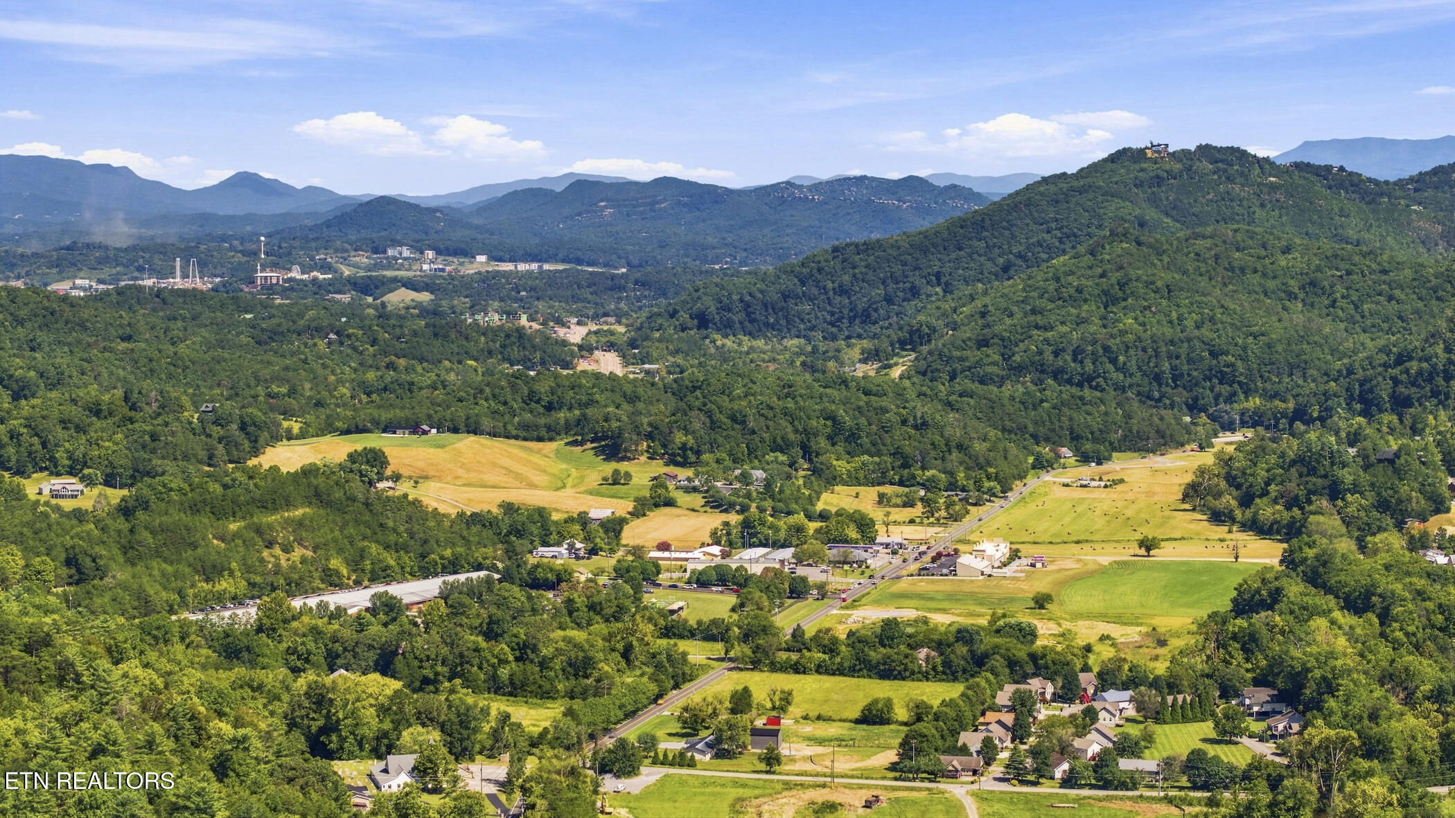 2032 Slippery Rock Circle Pigeon Forge TN 37862
