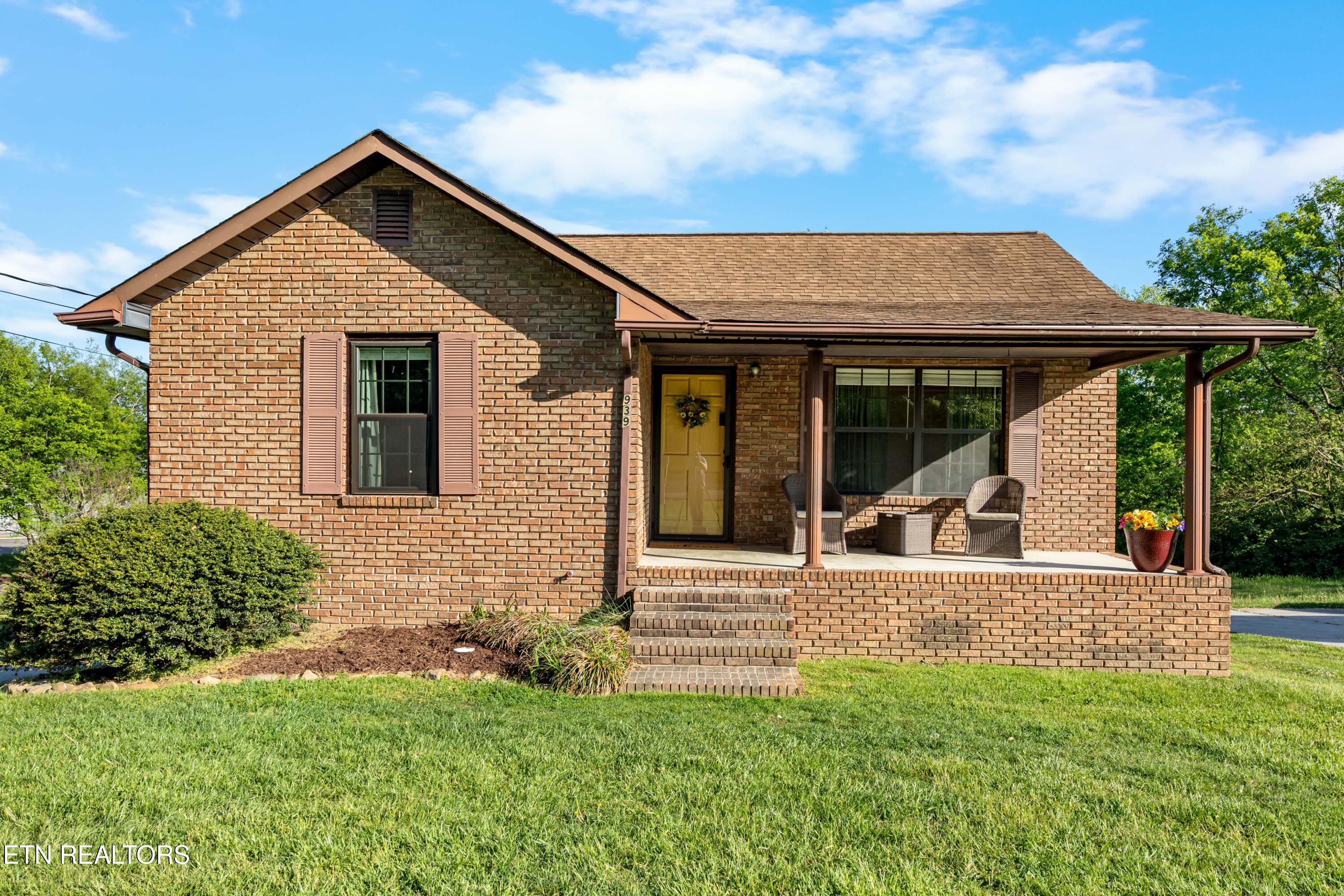 939 Fowler Street Clinton TN 37716