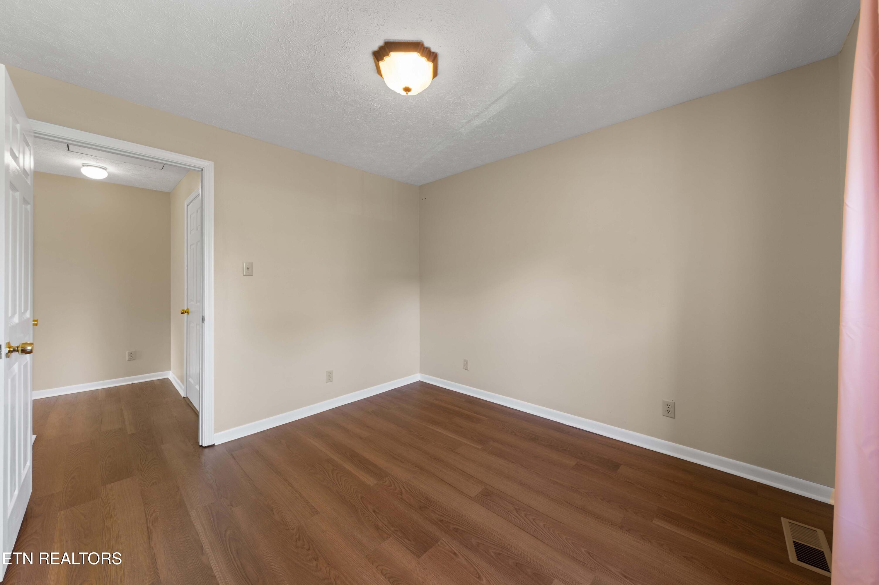 939 Fowler Street Clinton TN 37716