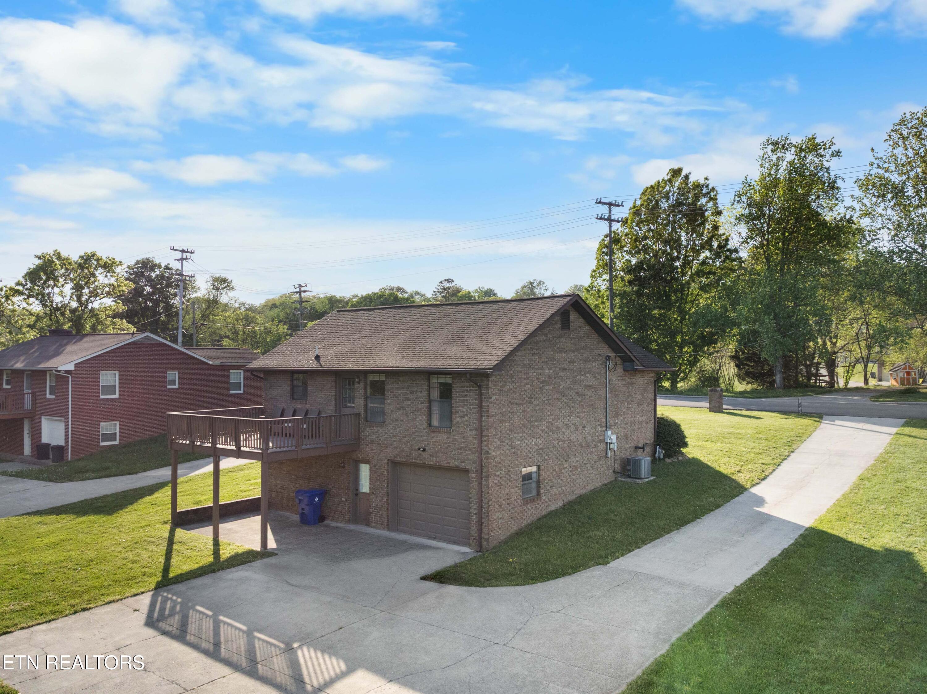 939 Fowler Street Clinton TN 37716