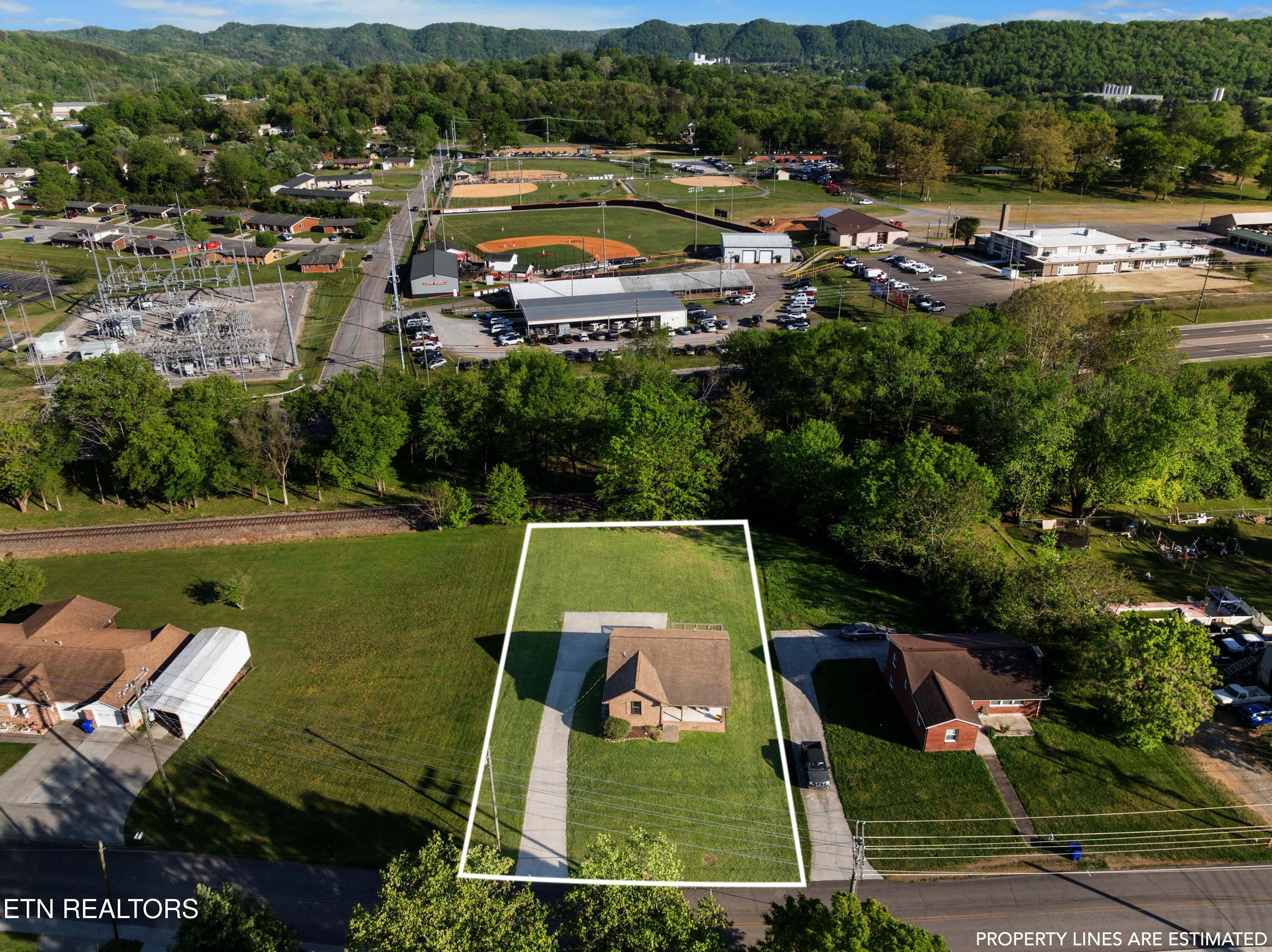 939 Fowler Street Clinton TN 37716