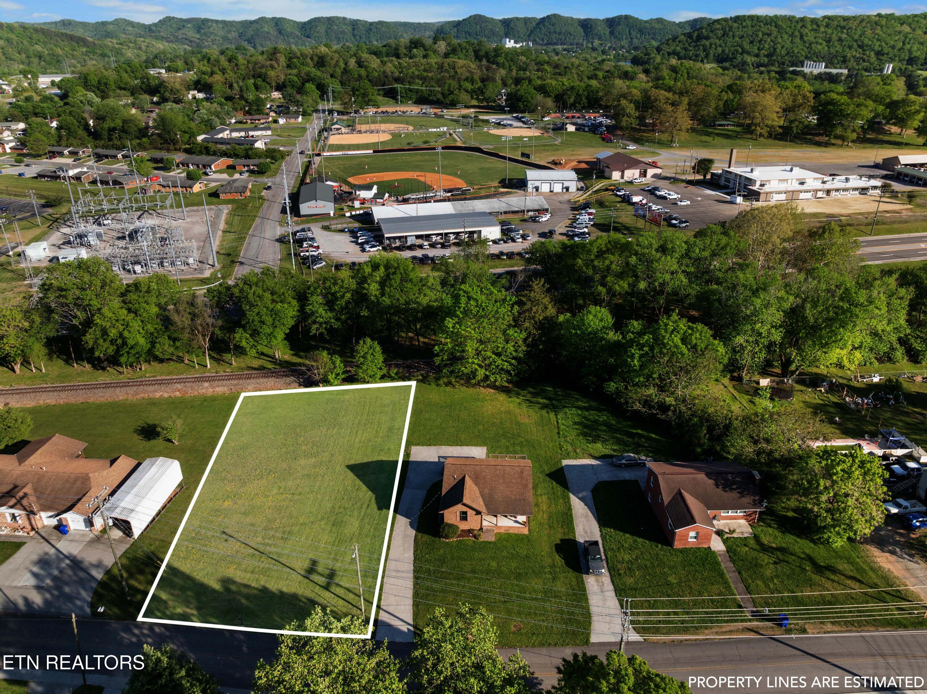 939 Fowler Street Clinton TN 37716