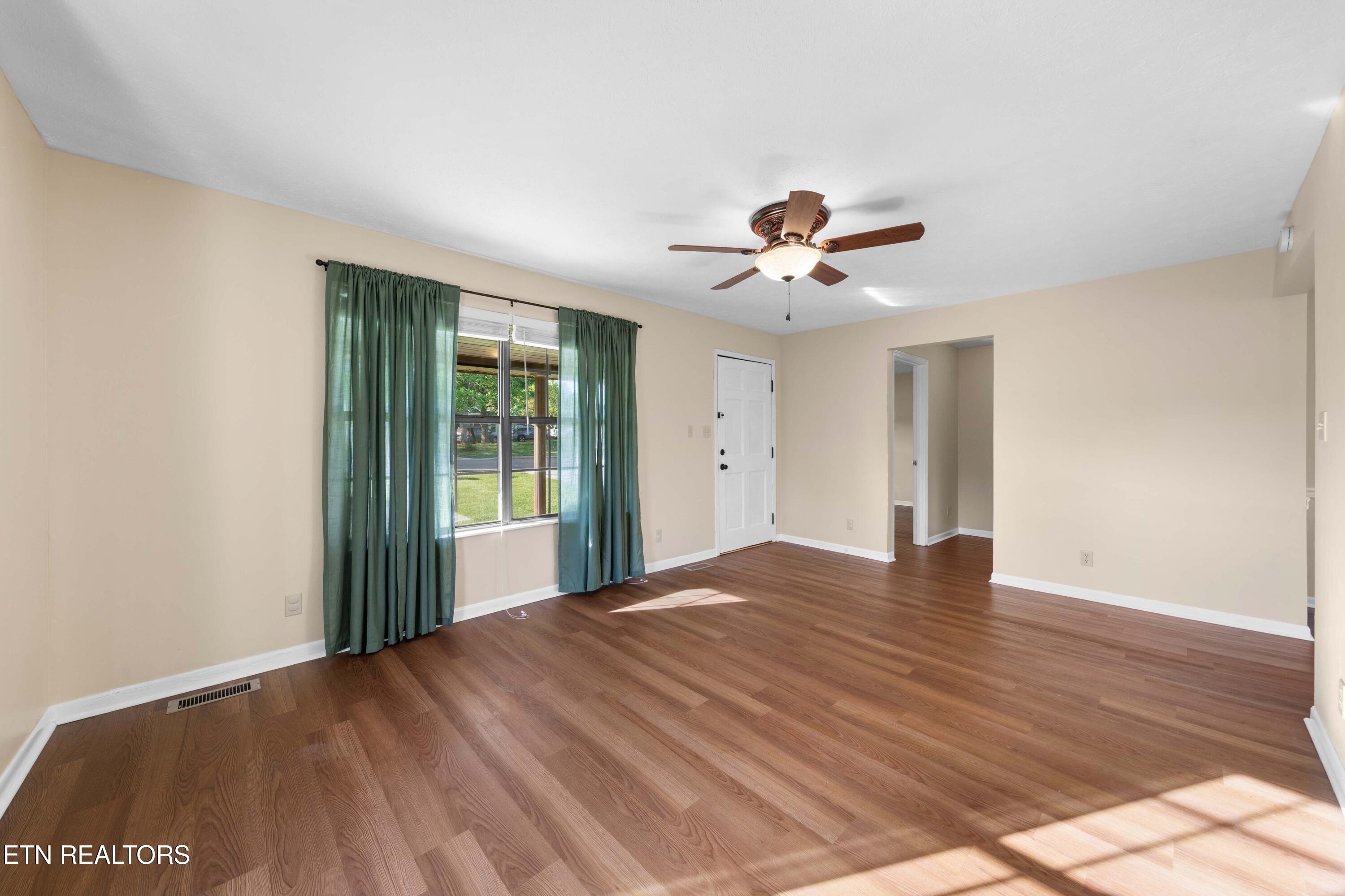 939 Fowler Street Clinton TN 37716