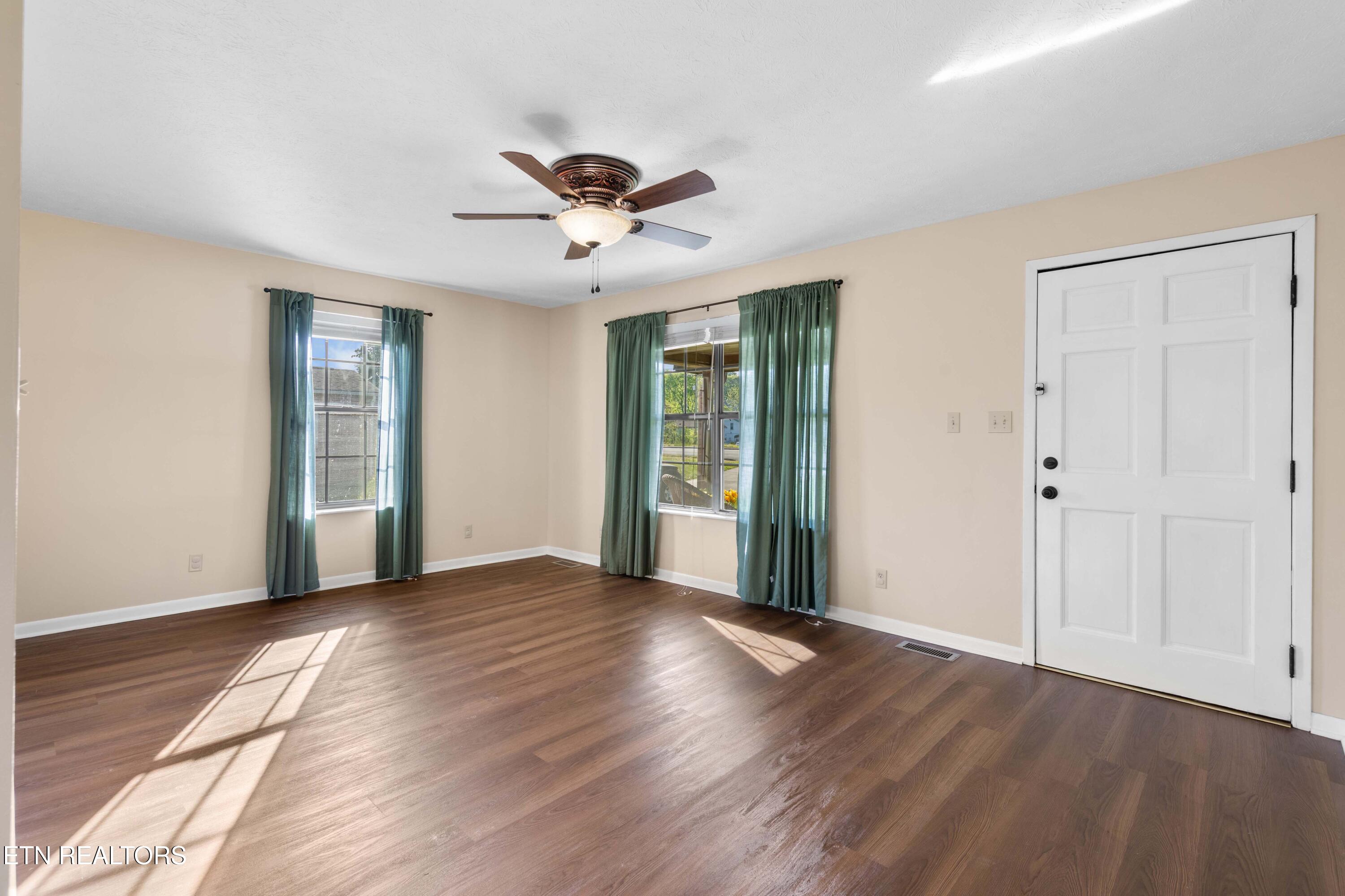 939 Fowler Street Clinton TN 37716