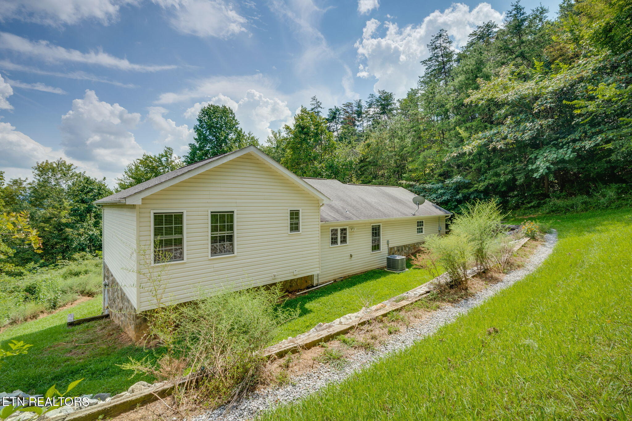 108 Plymouth Greeneville TN 37743