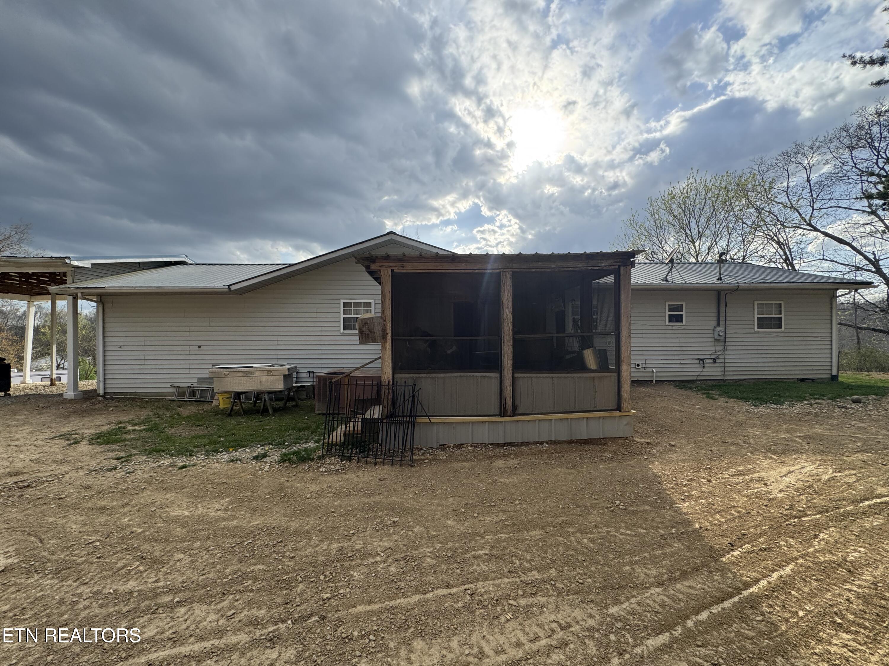 2502 Huntsville Hill Road Helenwood TN 37755