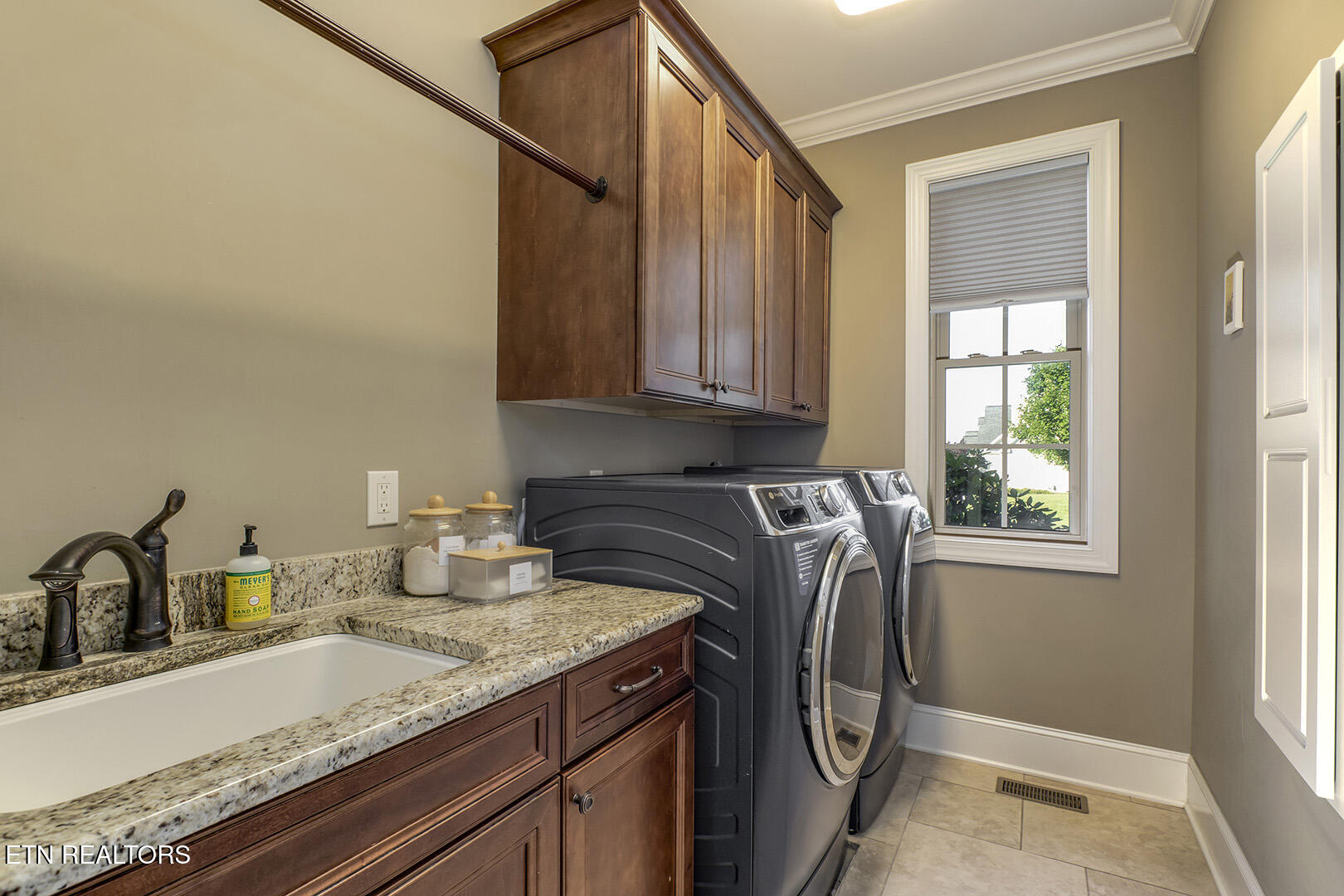 1040 Smith Valley Road Lenoir City TN 37772
