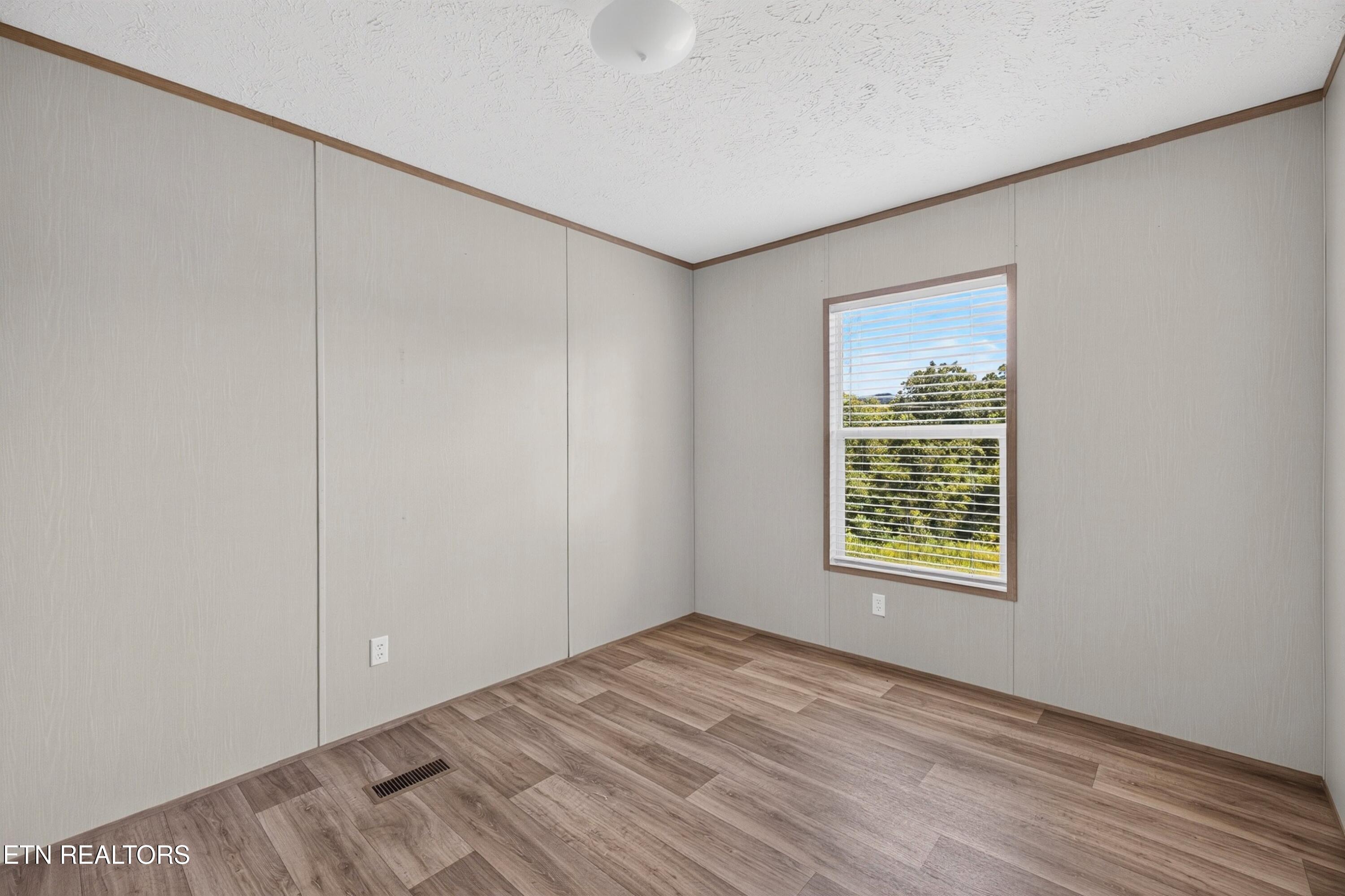 135 Gamble Lane Lafollette TN 37766