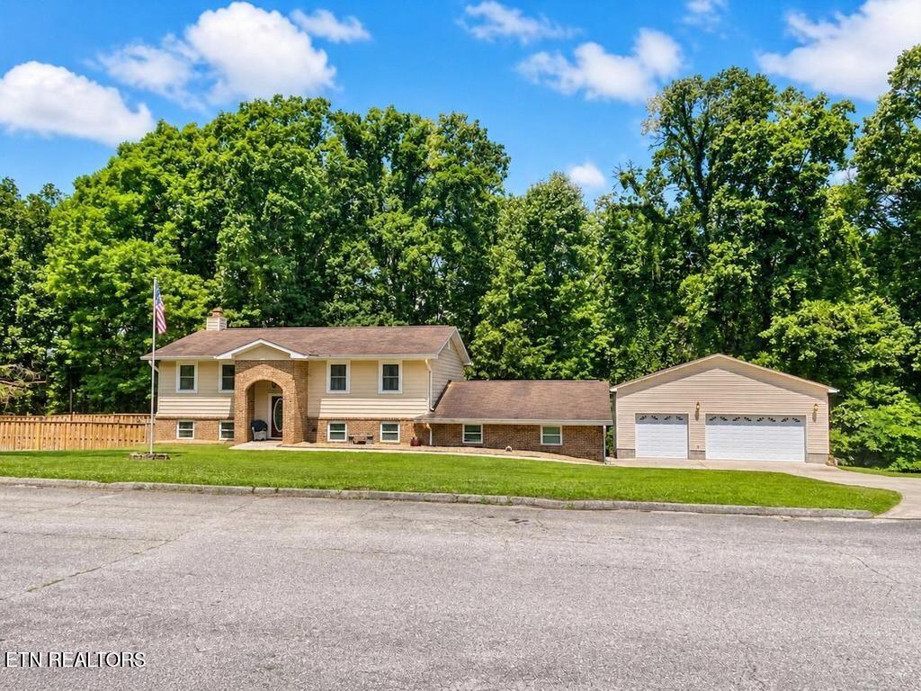 145 Van Stowe Road Harriman TN 37748