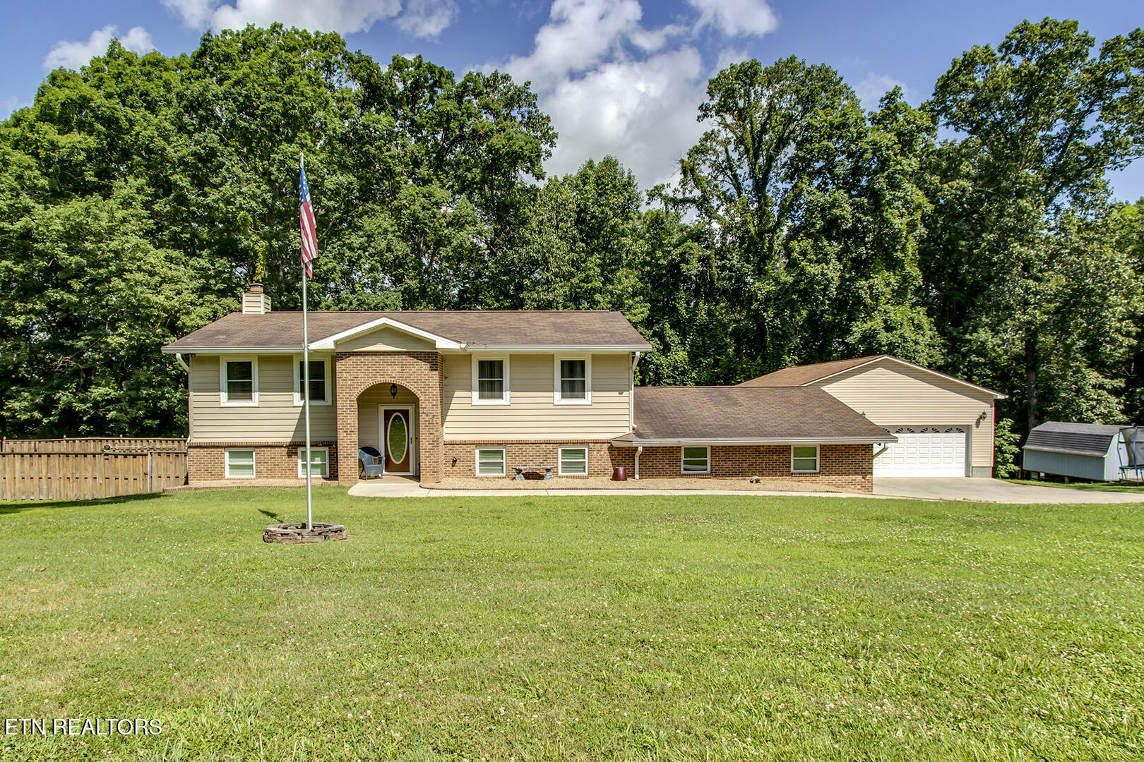 145 Van Stowe Road Harriman TN 37748