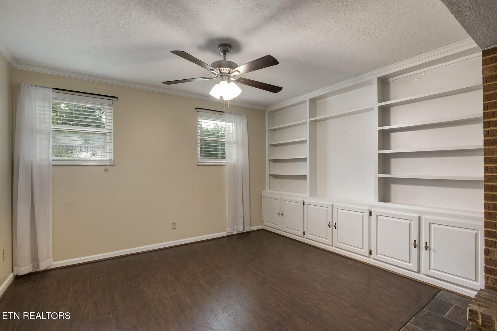 145 Van Stowe Road Harriman TN 37748