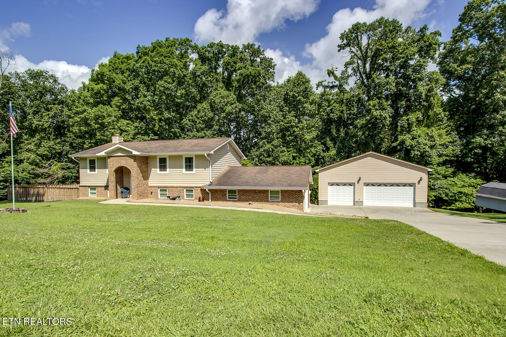 145 Van Stowe Road Harriman TN 37748