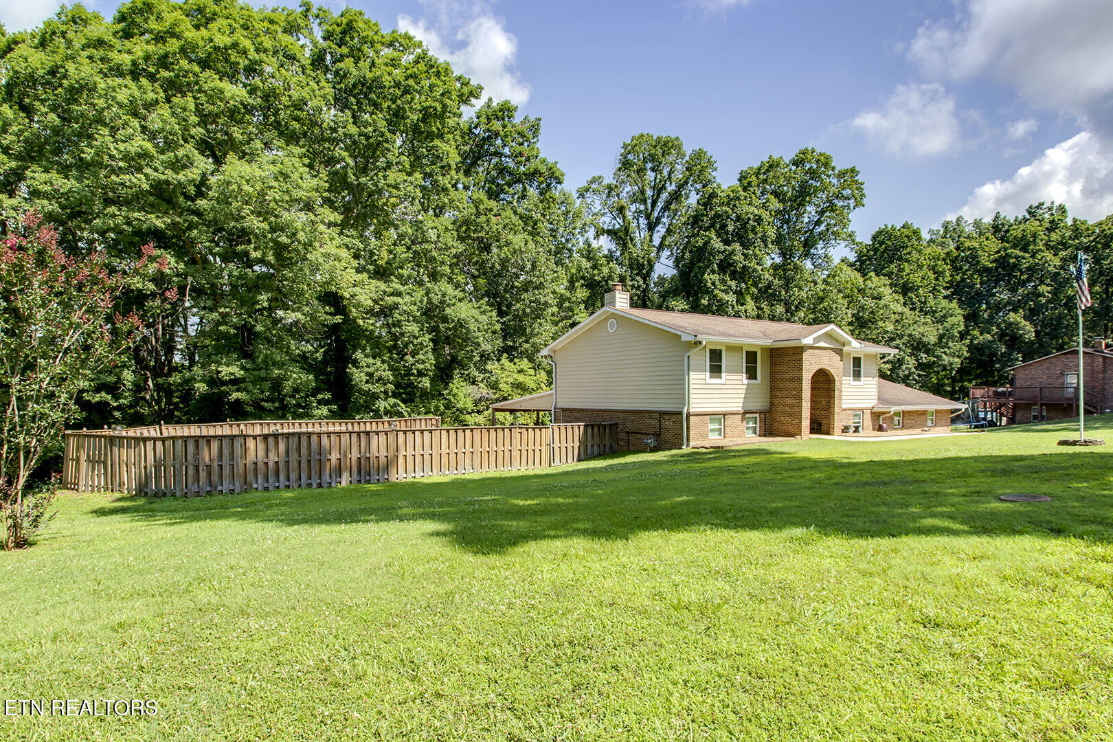 145 Van Stowe Road Harriman TN 37748
