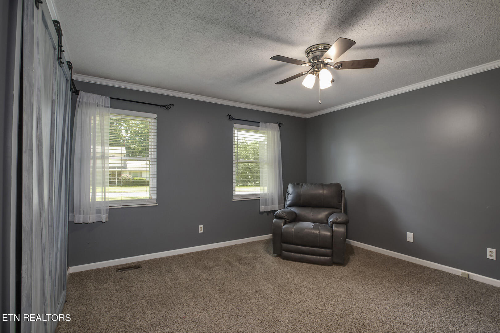 145 Van Stowe Road Harriman TN 37748