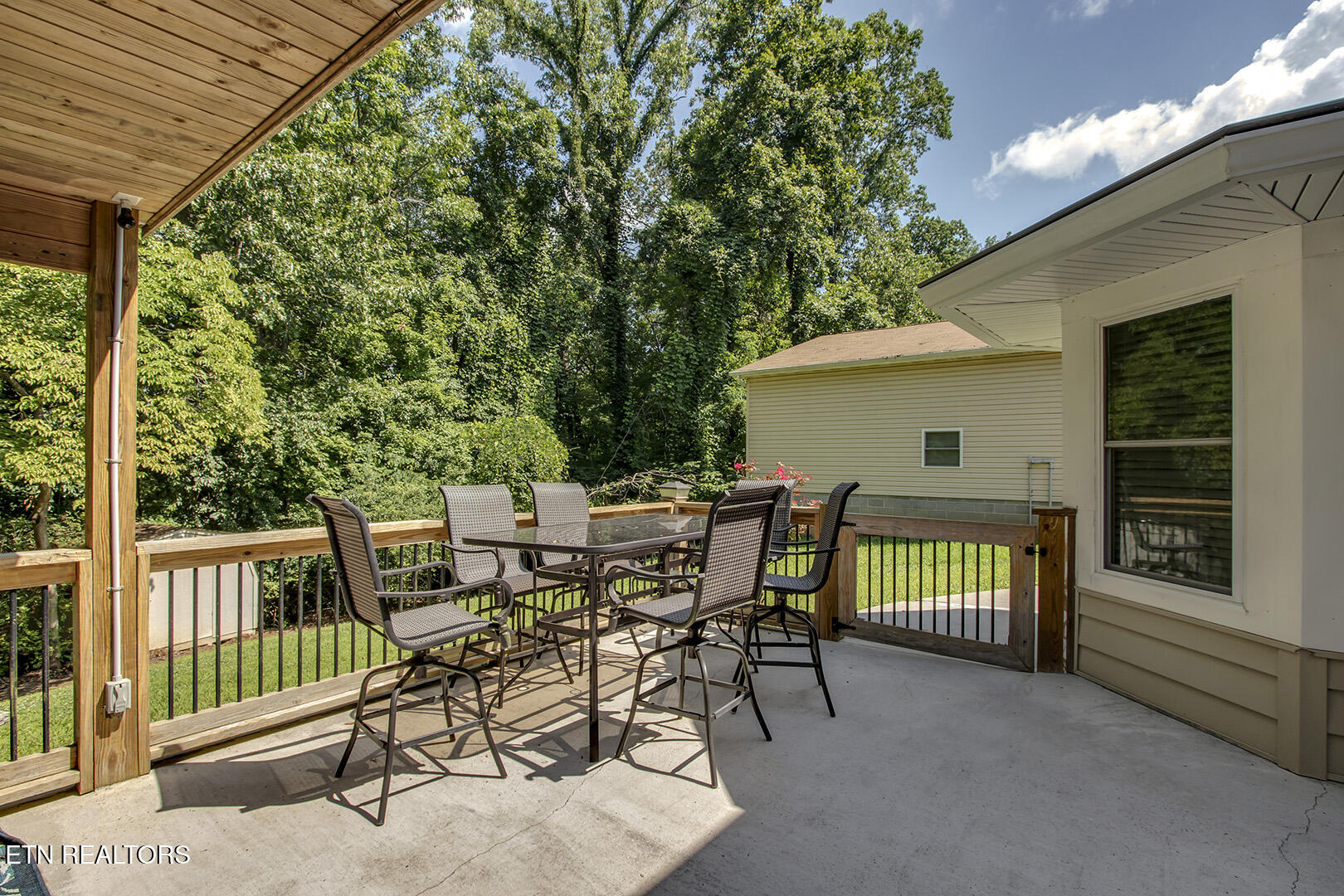 145 Van Stowe Road Harriman TN 37748