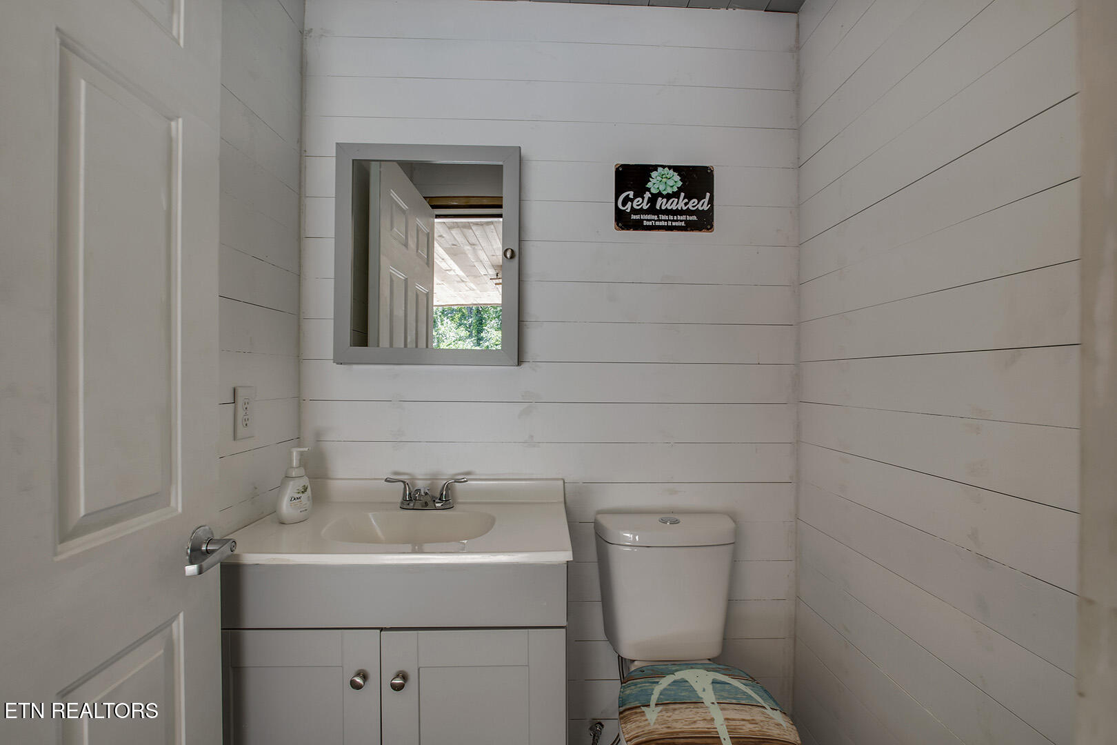 145 Van Stowe Road Harriman TN 37748
