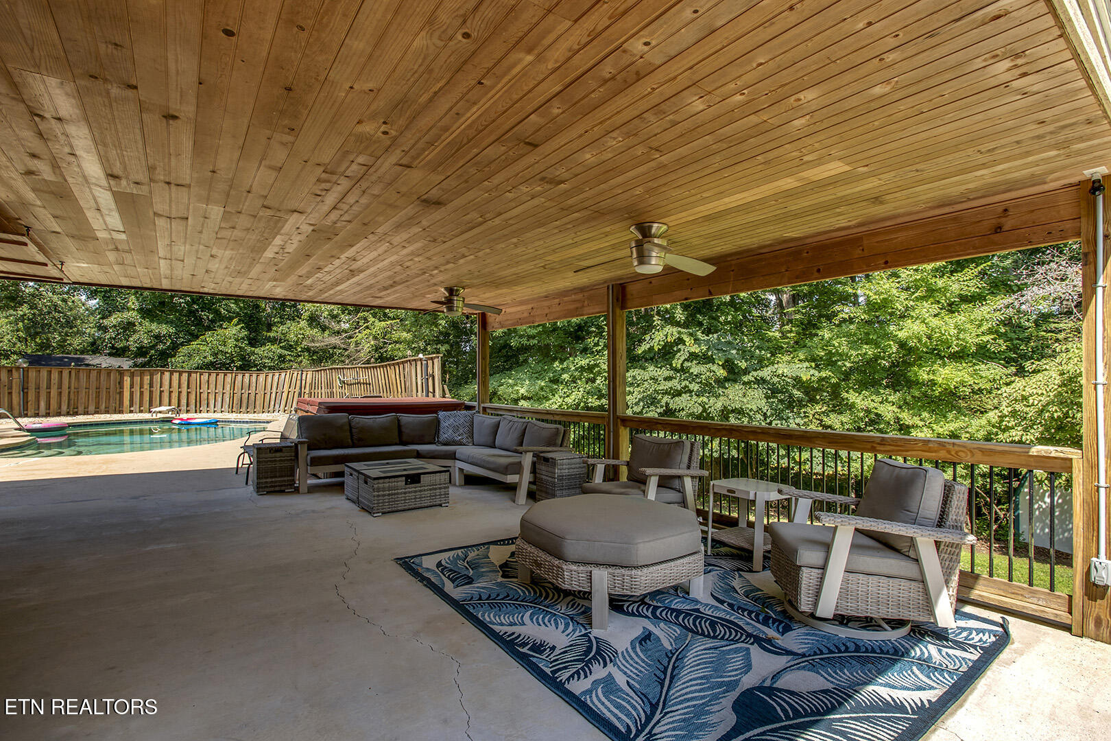 145 Van Stowe Road Harriman TN 37748