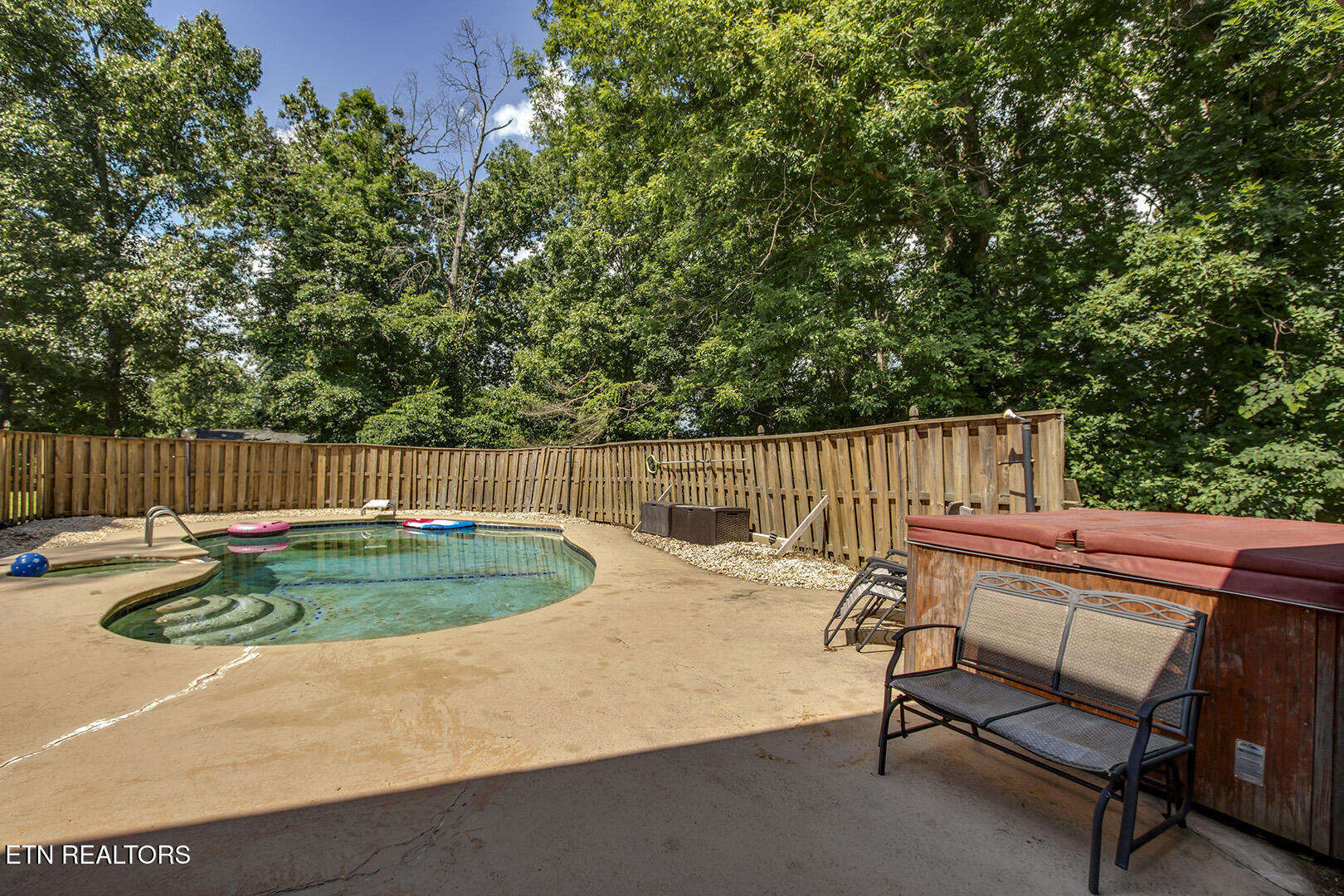 145 Van Stowe Road Harriman TN 37748