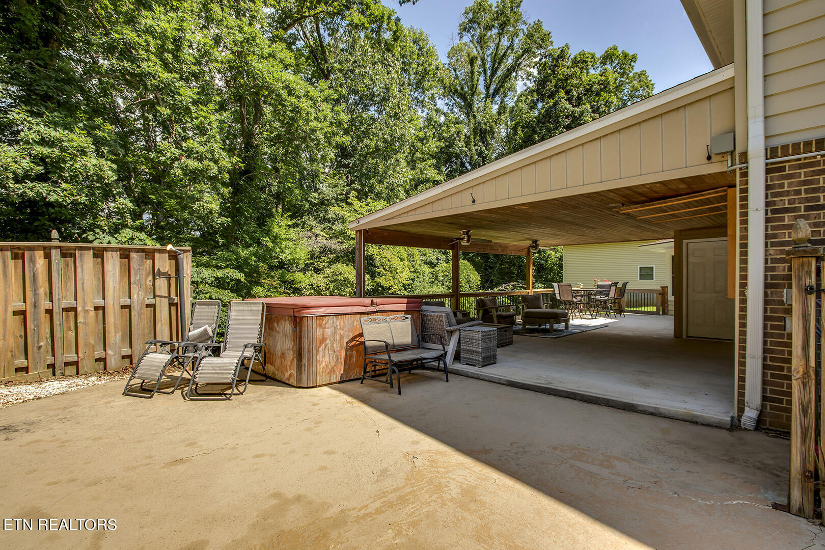 145 Van Stowe Road Harriman TN 37748