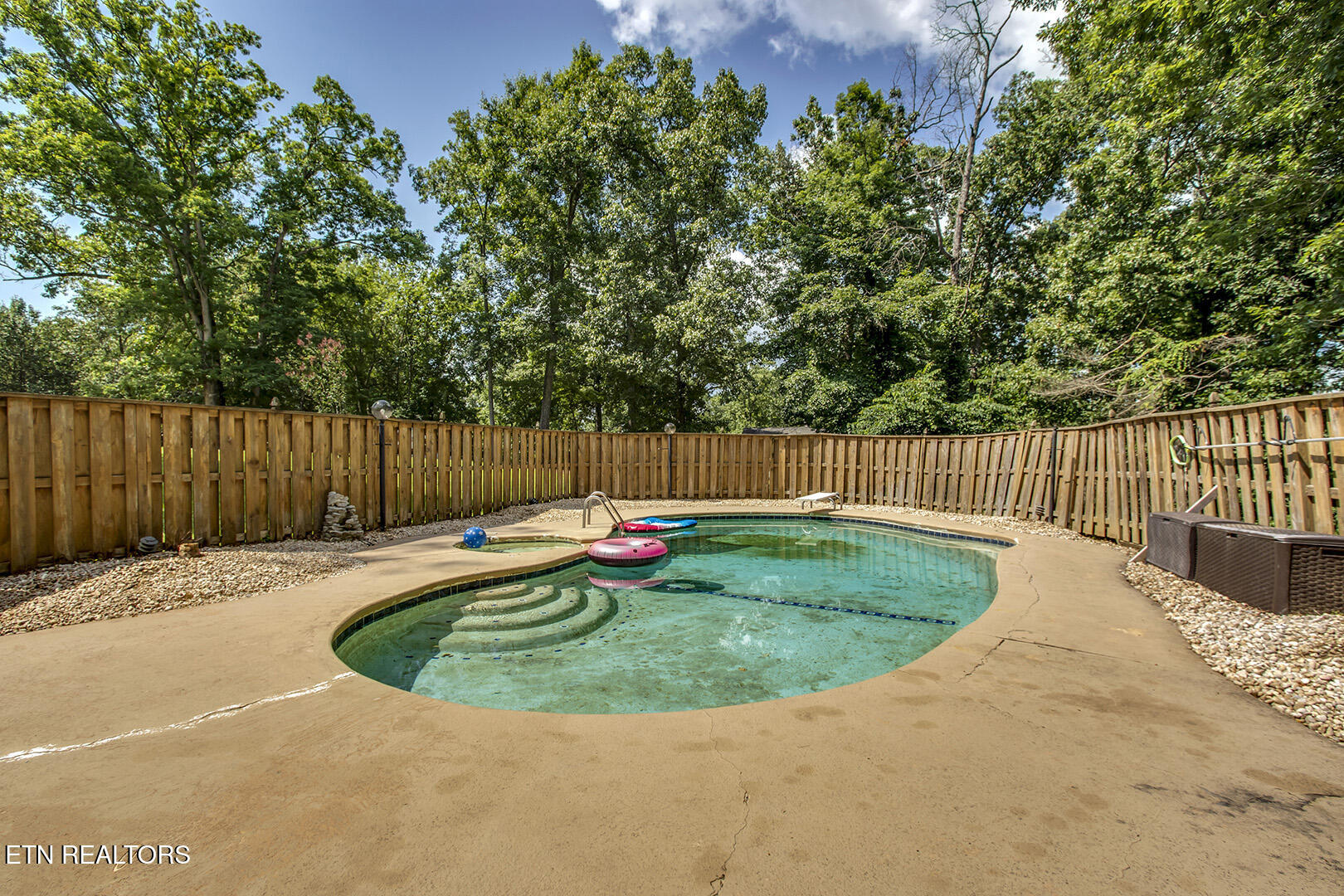 145 Van Stowe Road Harriman TN 37748