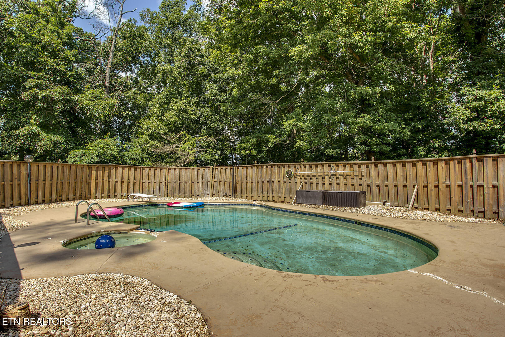 145 Van Stowe Road Harriman TN 37748