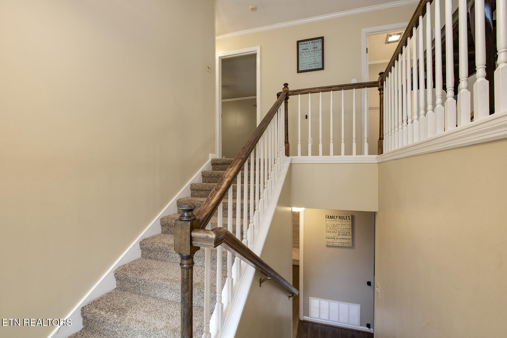 145 Van Stowe Road Harriman TN 37748