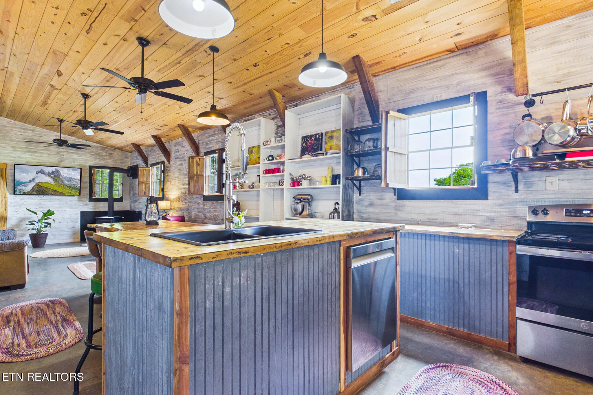 365 County Road 38 Riceville TN 37370