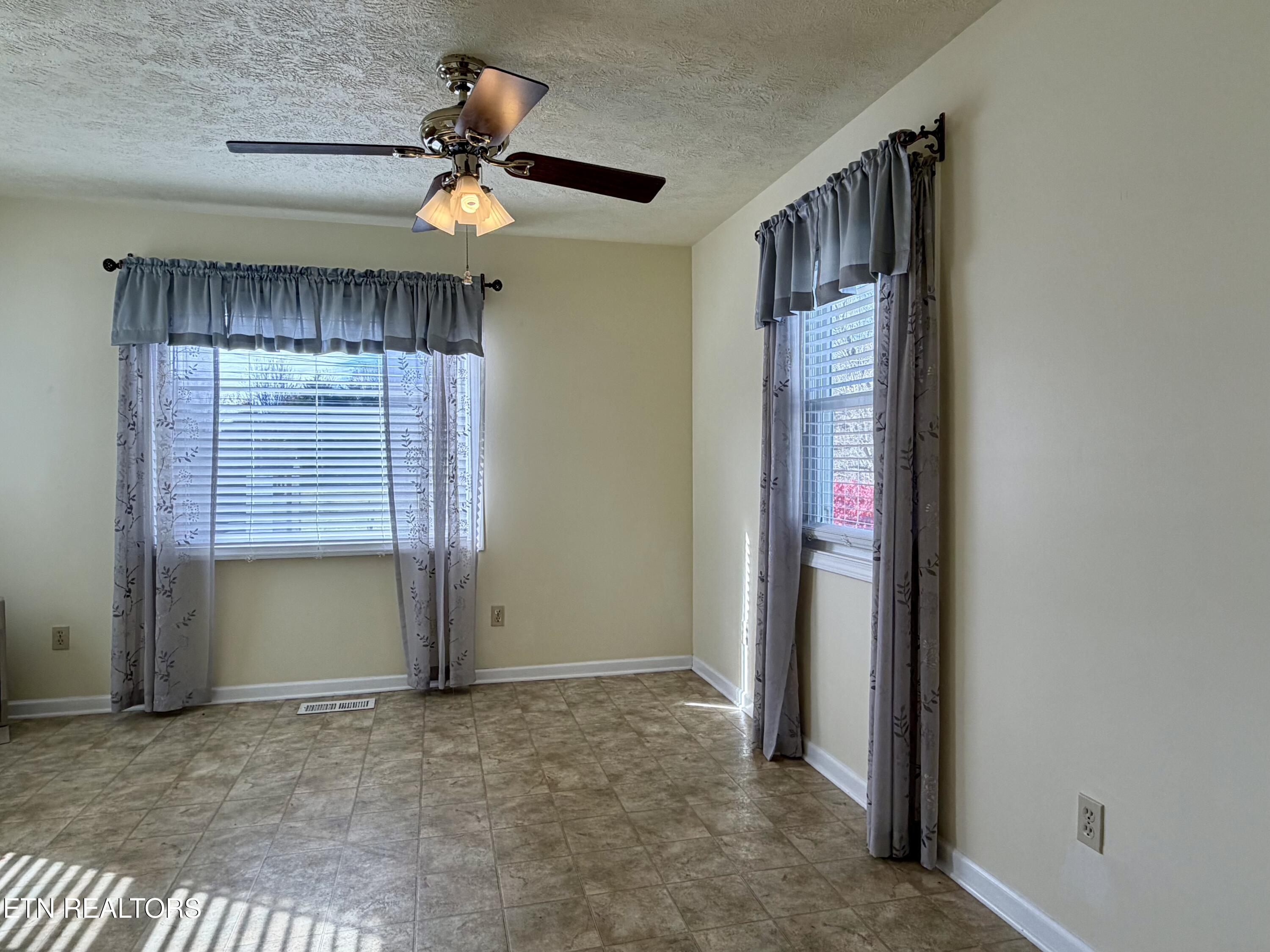 246 Valley View Road Lafollette TN 37766