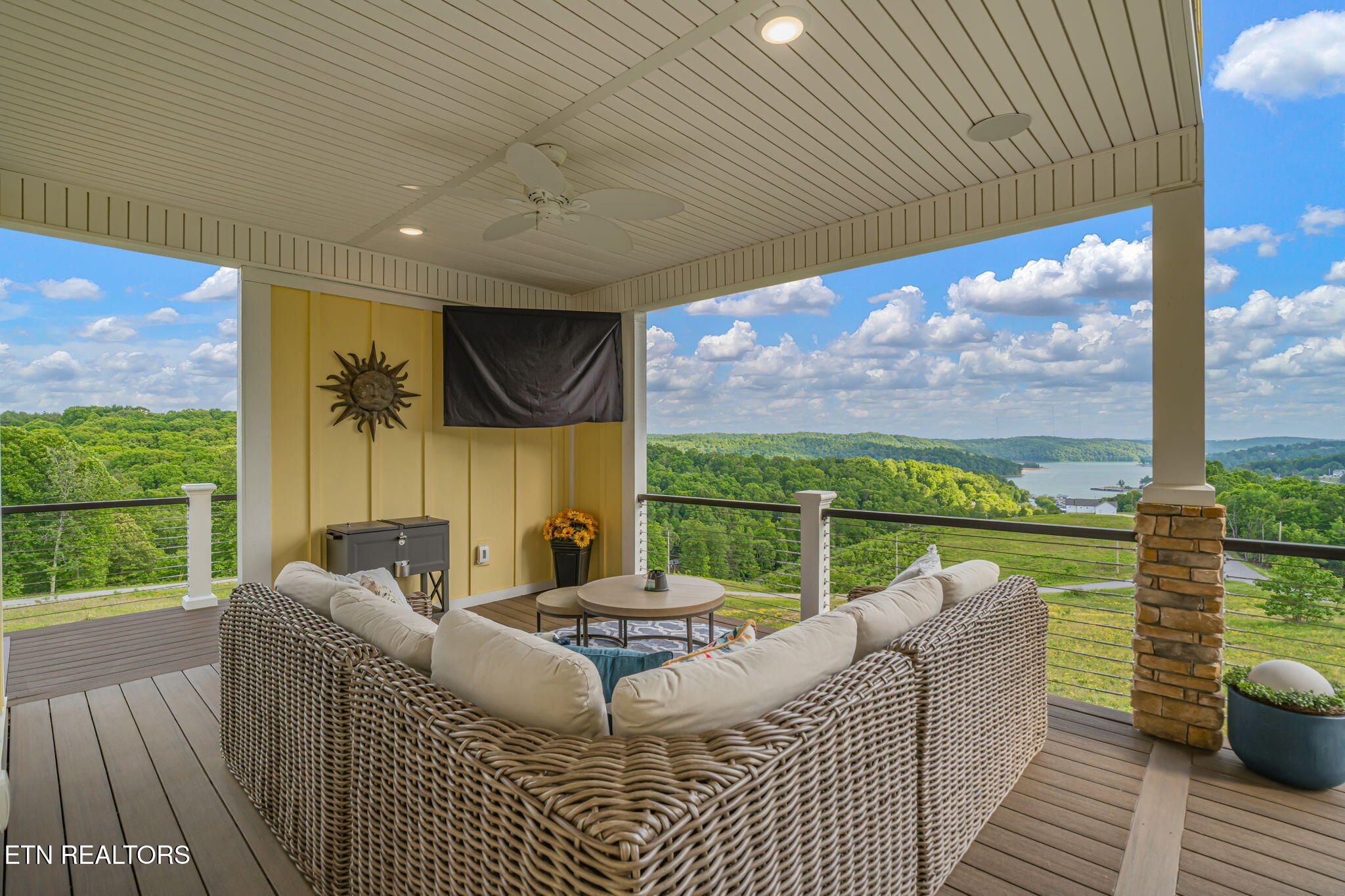 164 Kennedys Loop Lafollette TN 37766