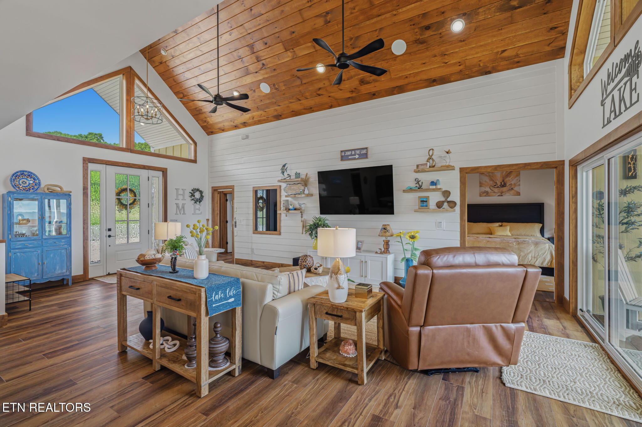 164 Kennedys Loop Lafollette TN 37766