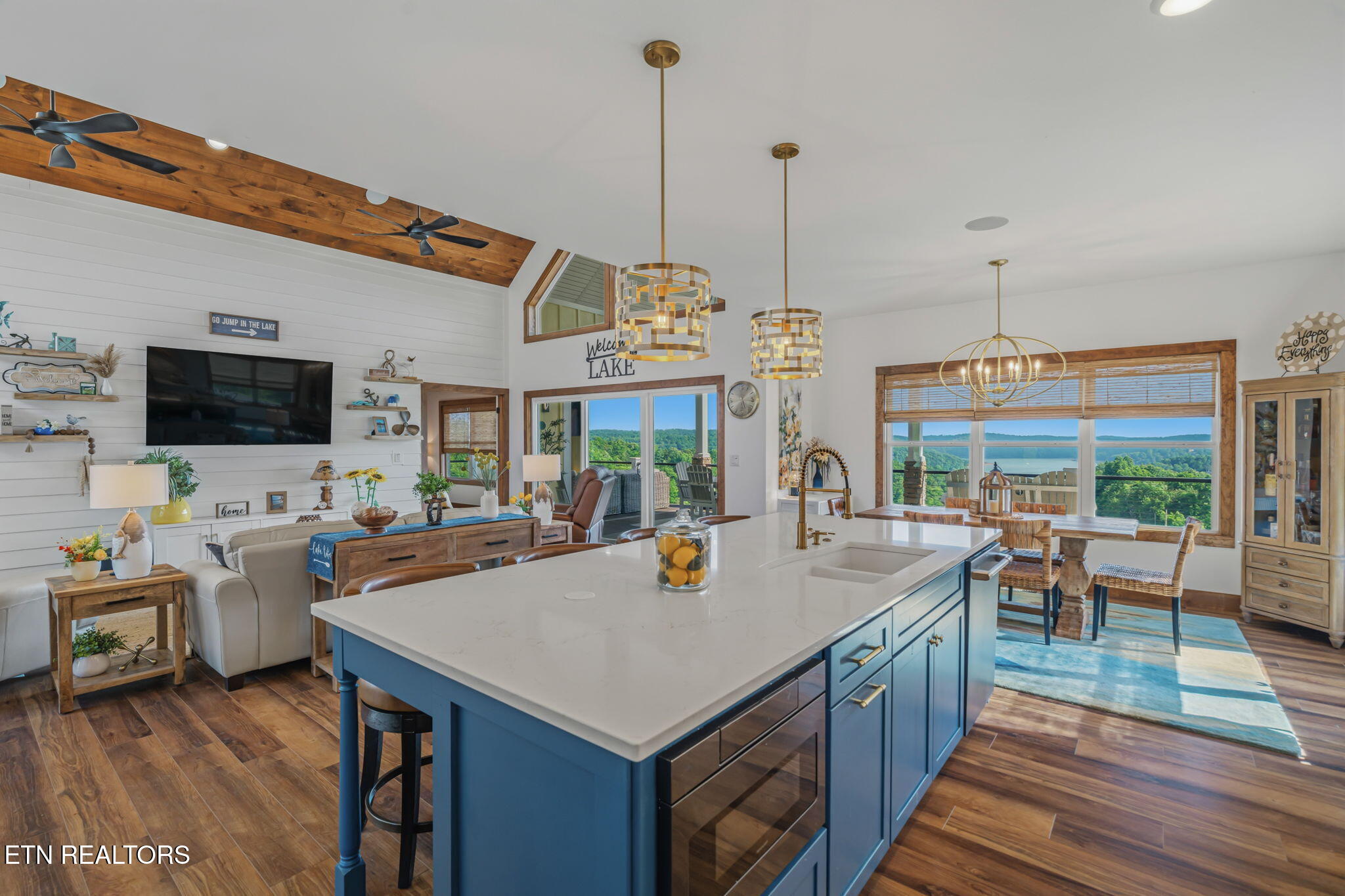 164 Kennedys Loop Lafollette TN 37766