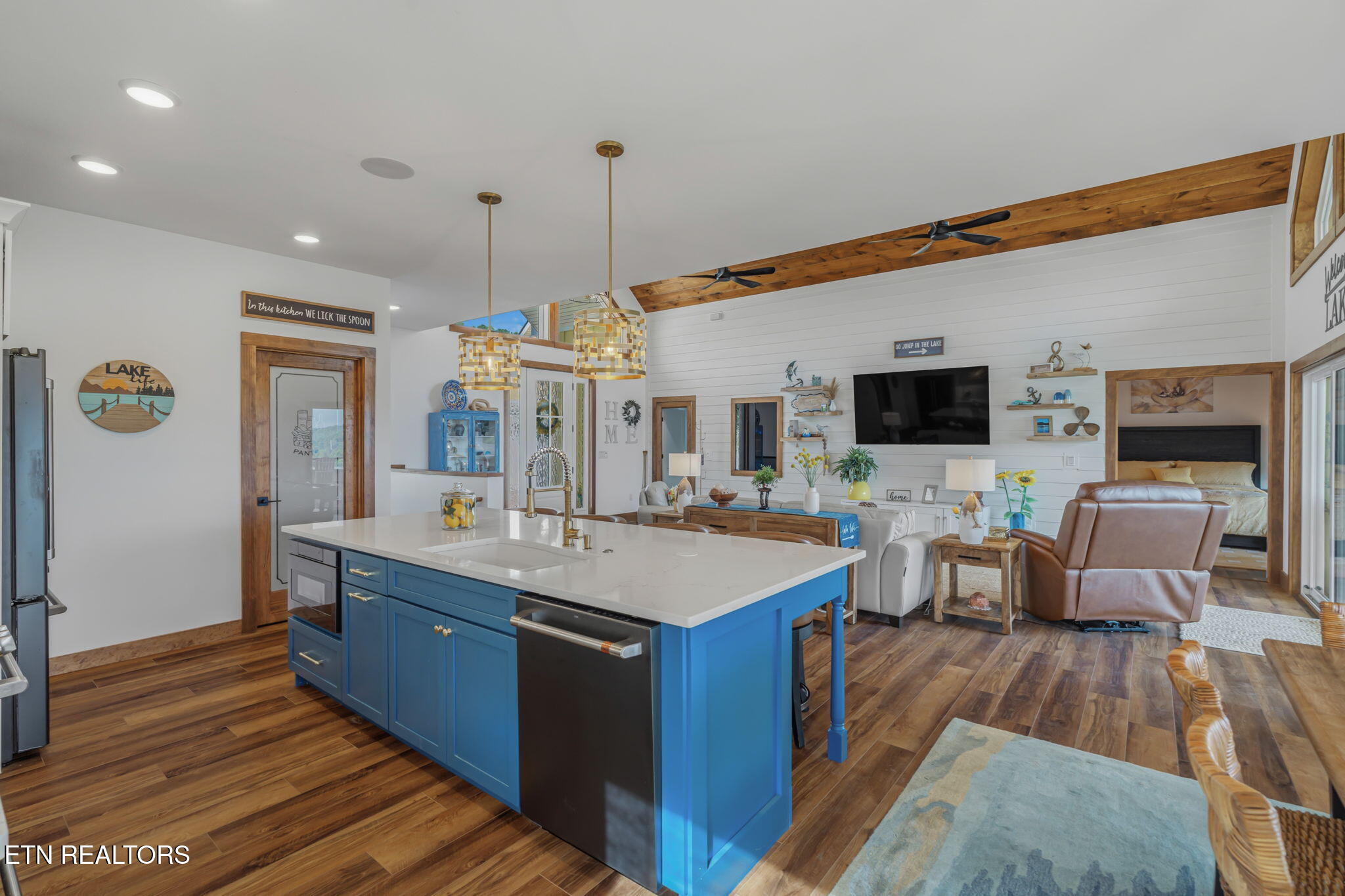 164 Kennedys Loop Lafollette TN 37766