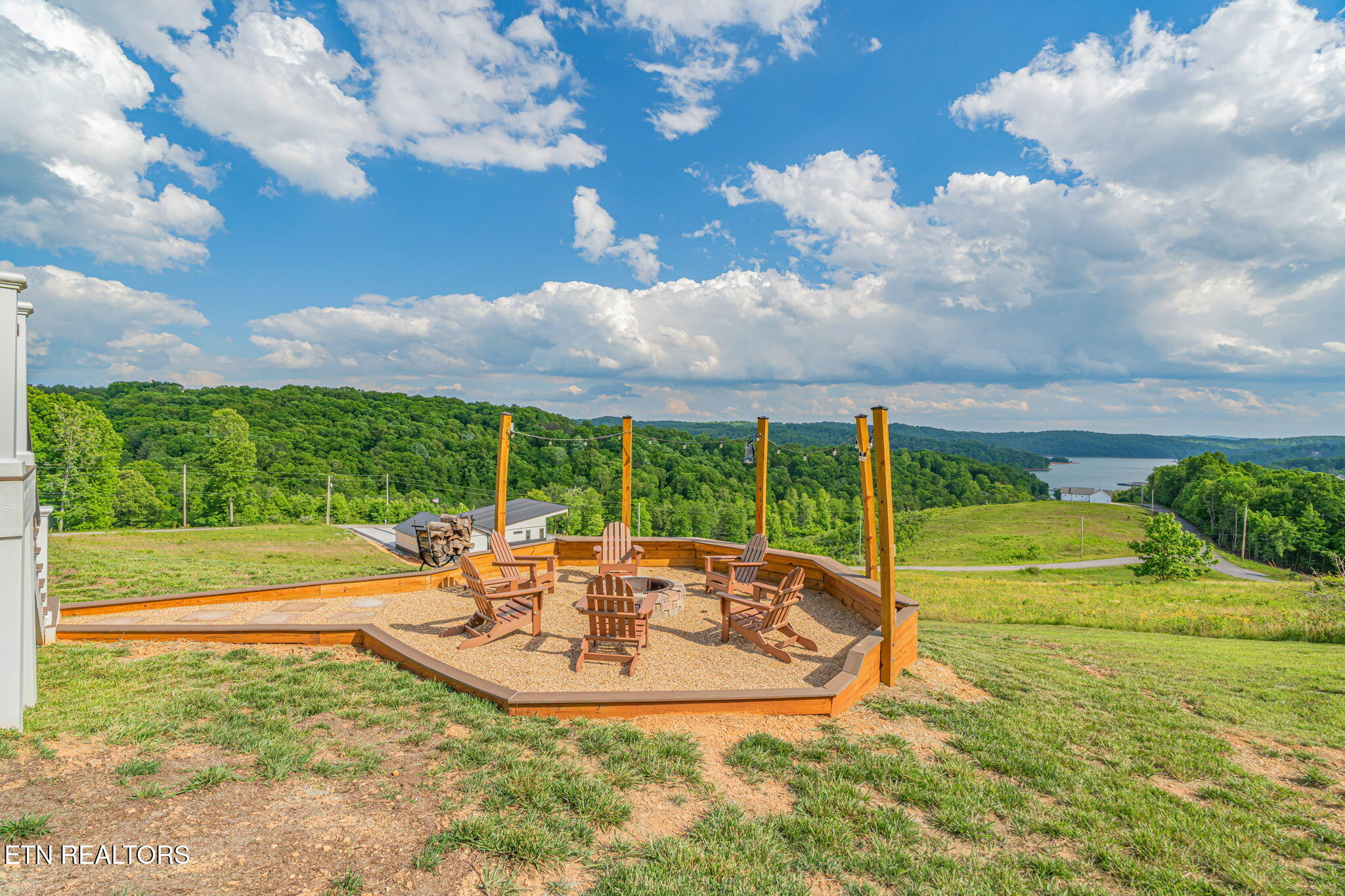 164 Kennedys Loop Lafollette TN 37766
