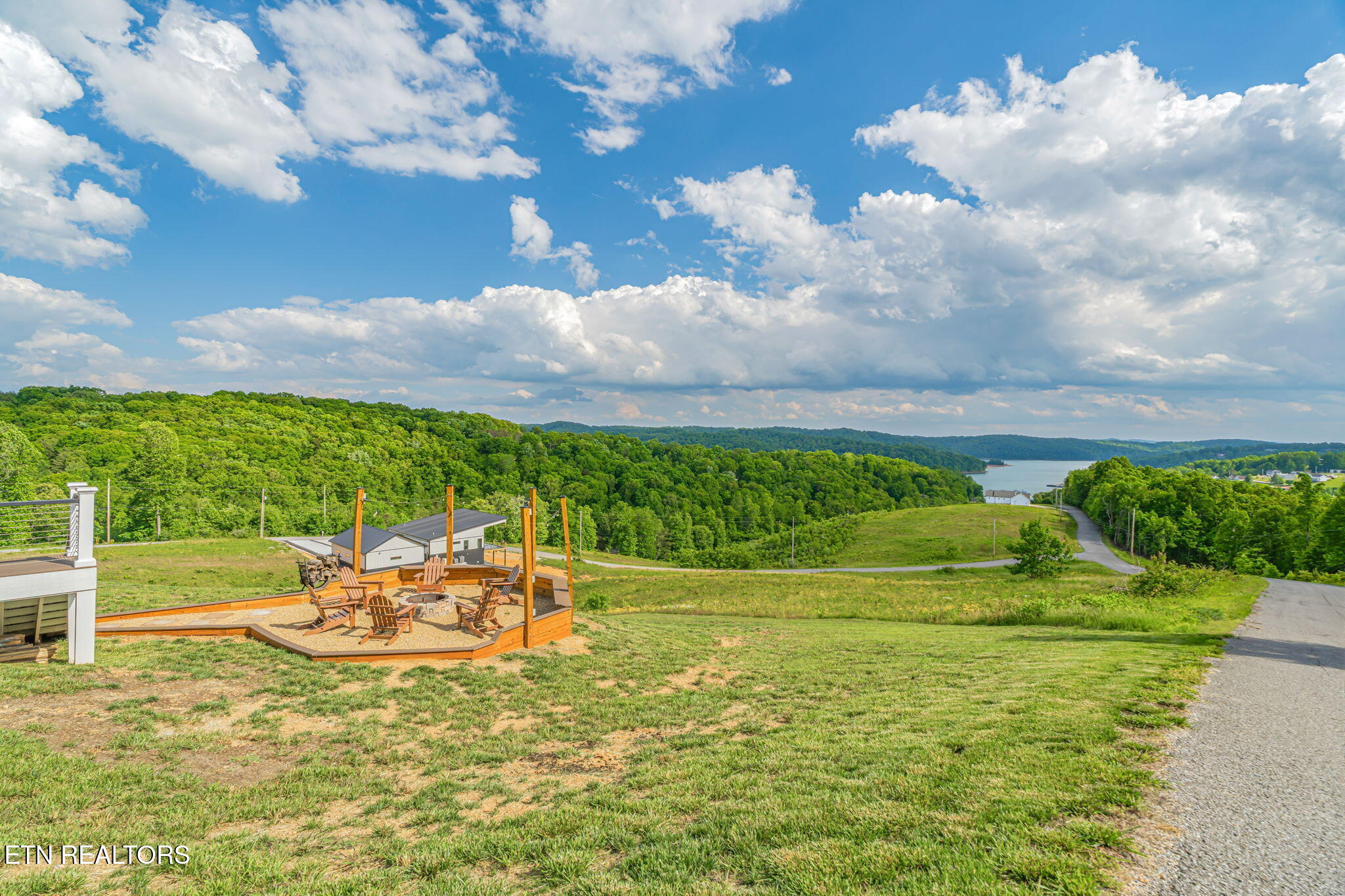 164 Kennedys Loop Lafollette TN 37766