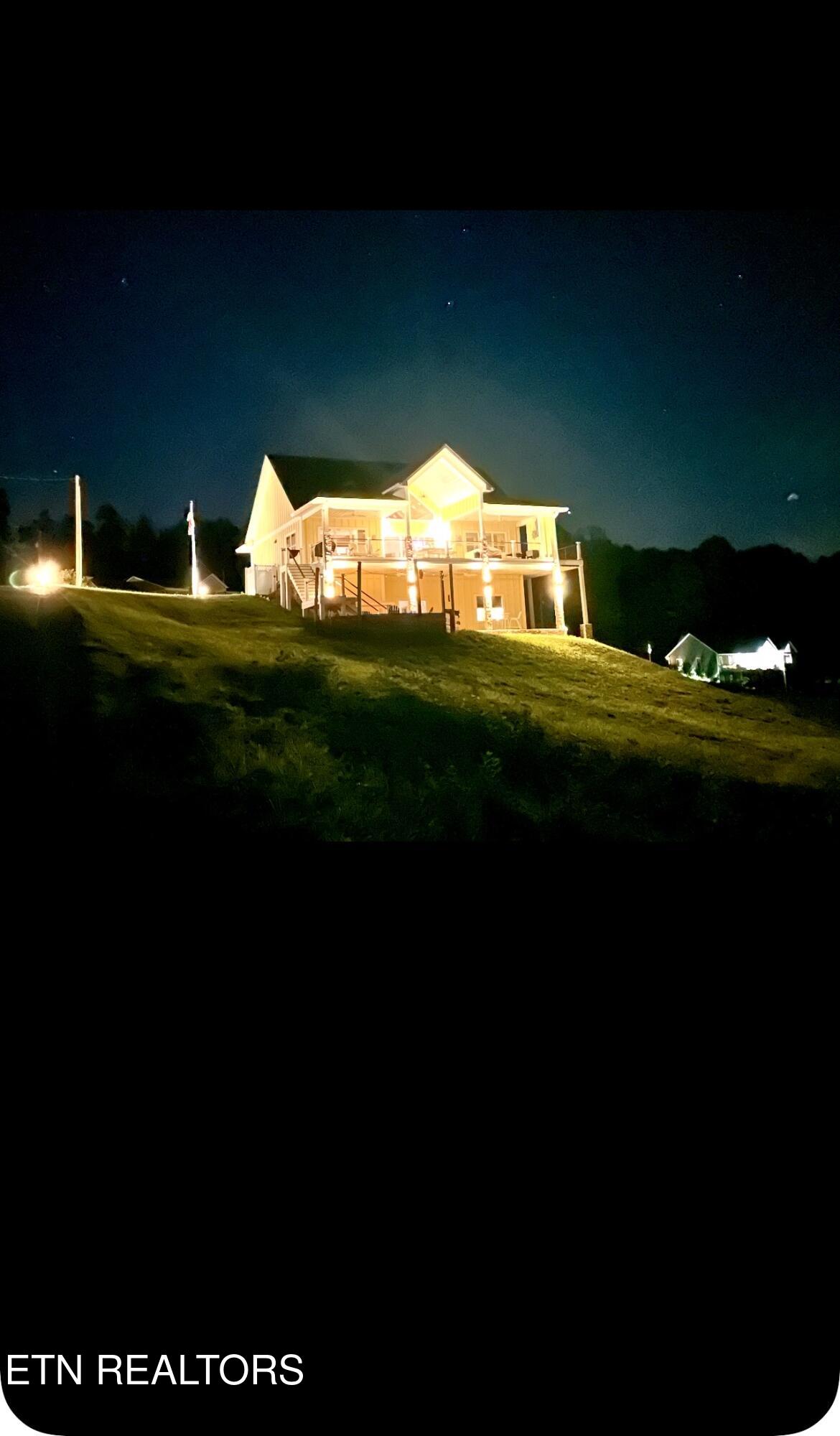 164 Kennedys Loop Lafollette TN 37766