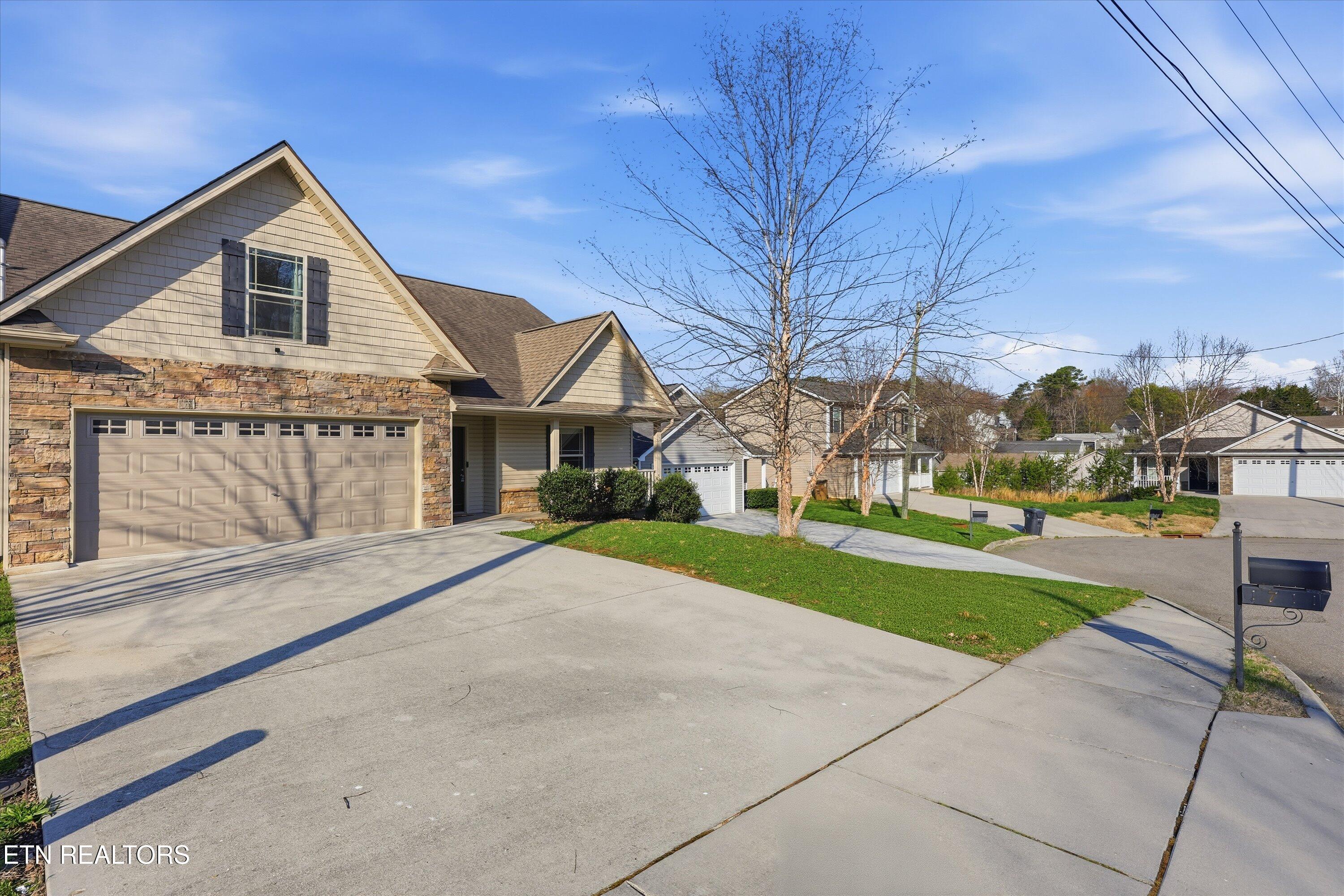 1711 Cove Oak Lane Knoxville TN 37909
