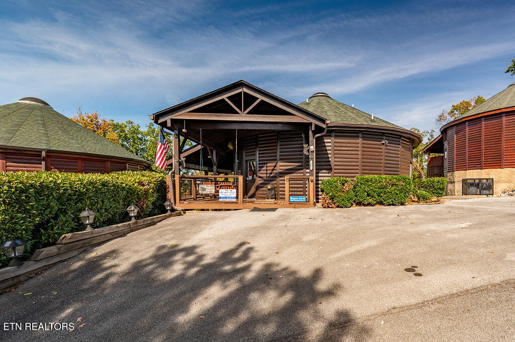1086 Towering Oaks Drive Sevierville TN 37876